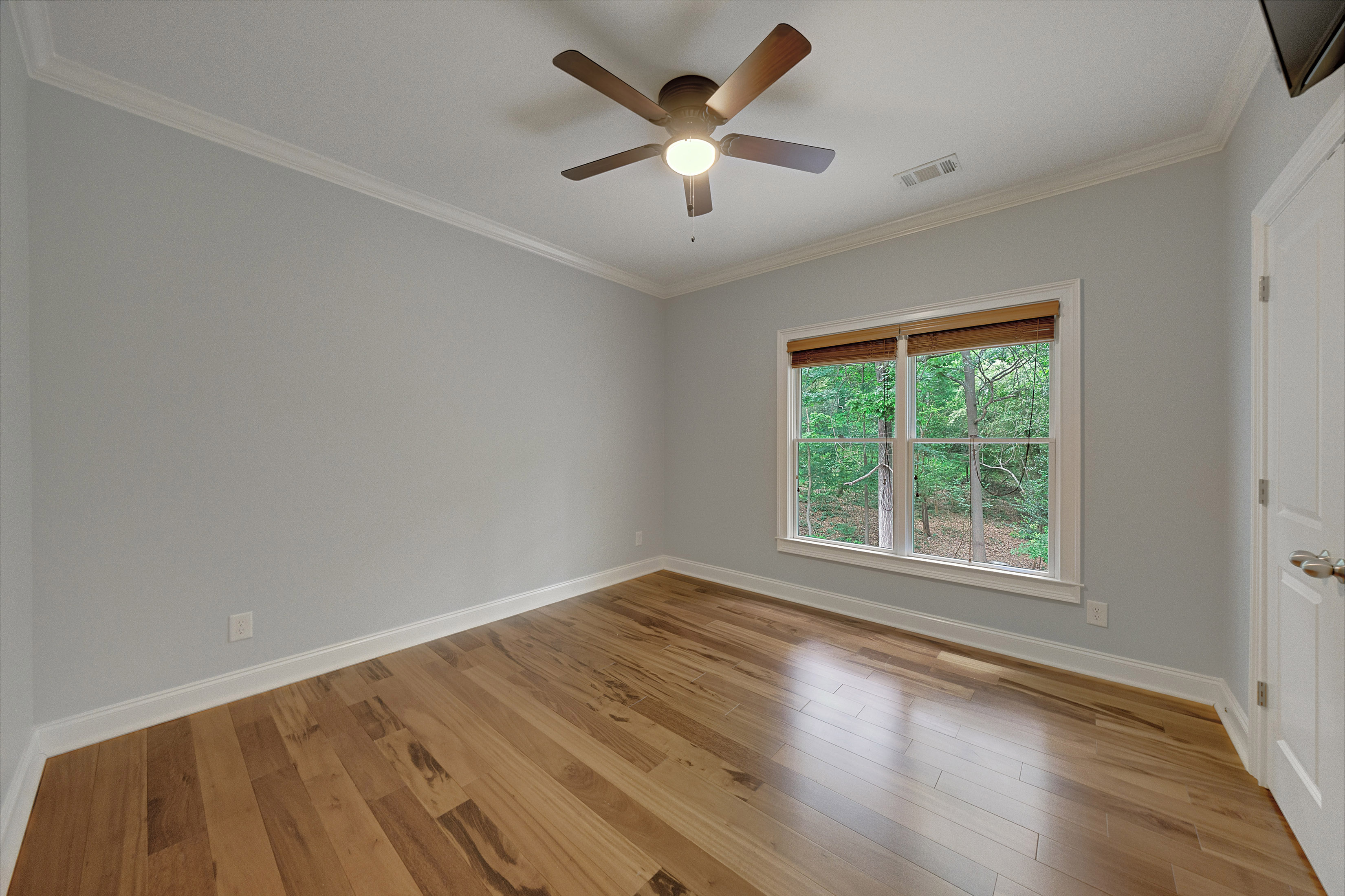  Sandy Springs Townhome Lives Like a Single Family Residence - 物件實景