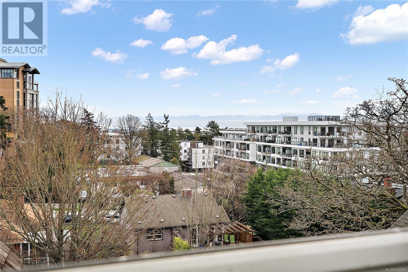 ESQUIMALT, British Columbia, V9A 5A9, CA, 2 Bedrooms Bedrooms, ,1 BathroomBathrooms,Residential,For Sale,1948185
