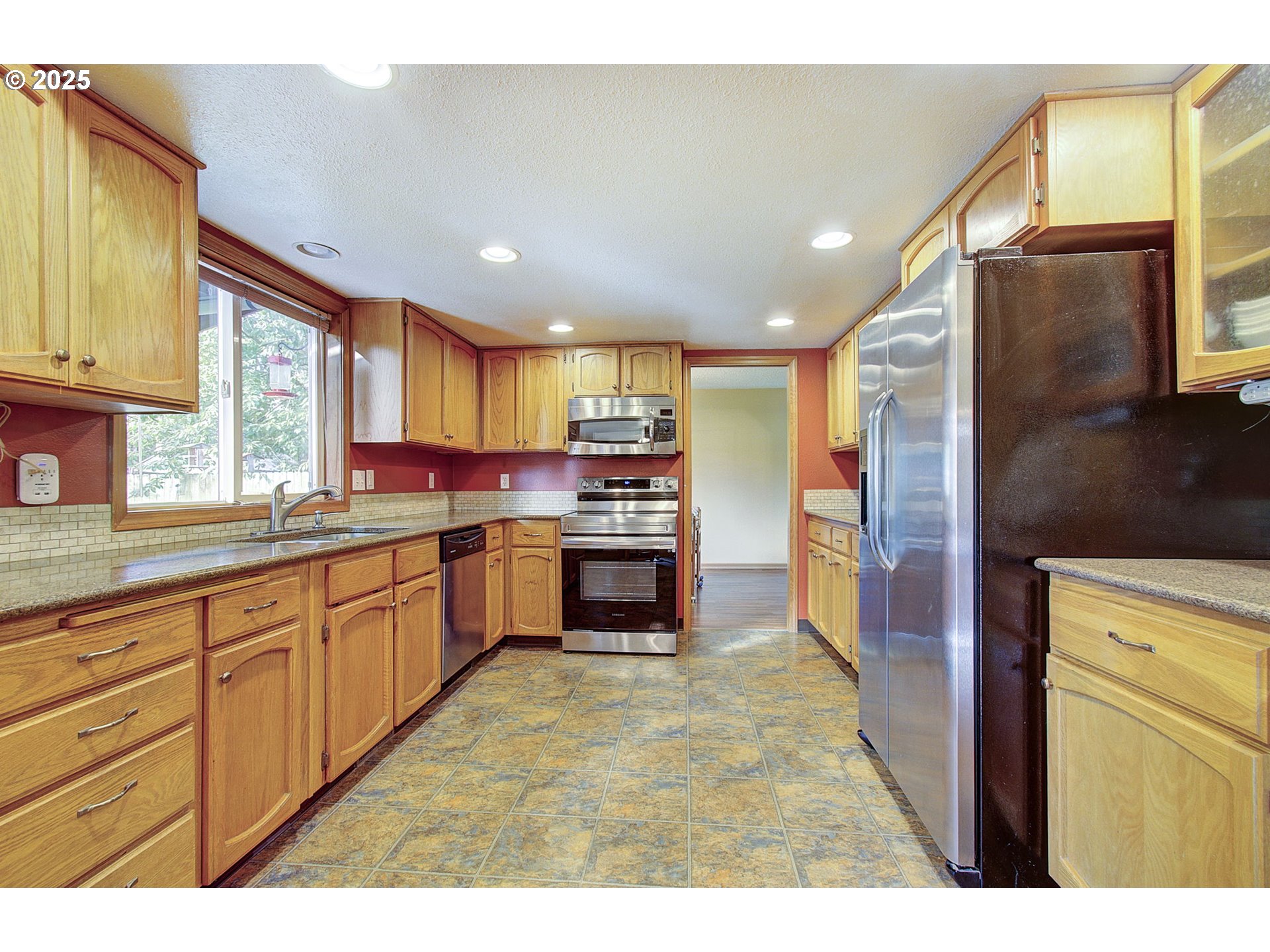 Vancouver, Washington, 98682, United States, 5 Bedrooms Bedrooms, ,2 BathroomsBathrooms,Residential,For Sale,1960413