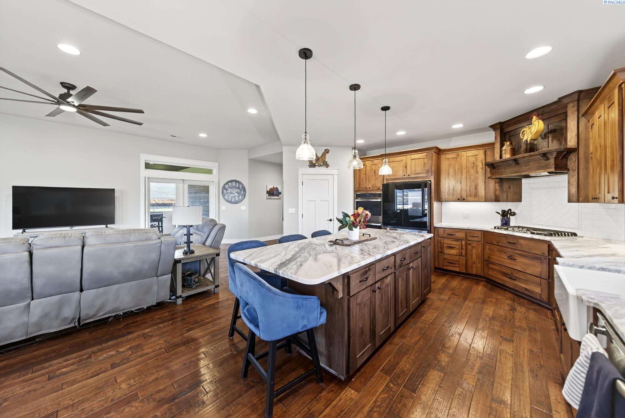 Prosser, Washington, 99350, United States, 3 Bedrooms Bedrooms, ,1 BathroomBathrooms,Residential,For Sale,1998379