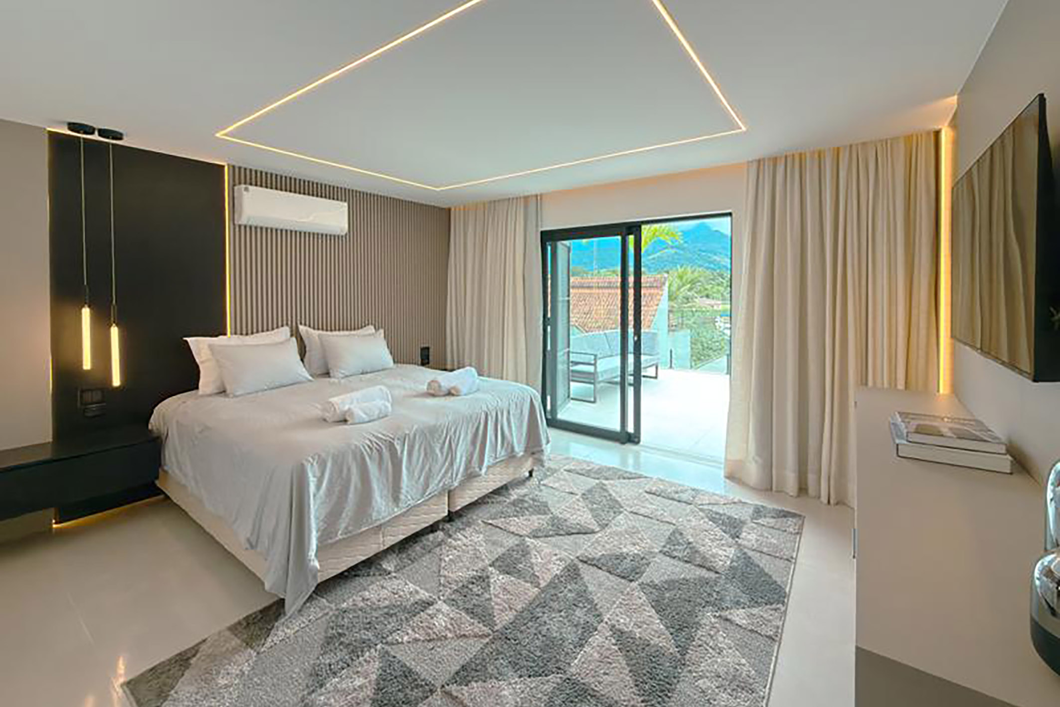 Contemporary canal-front residence with private yacht dock in Porto Bracuhy - 物件實景