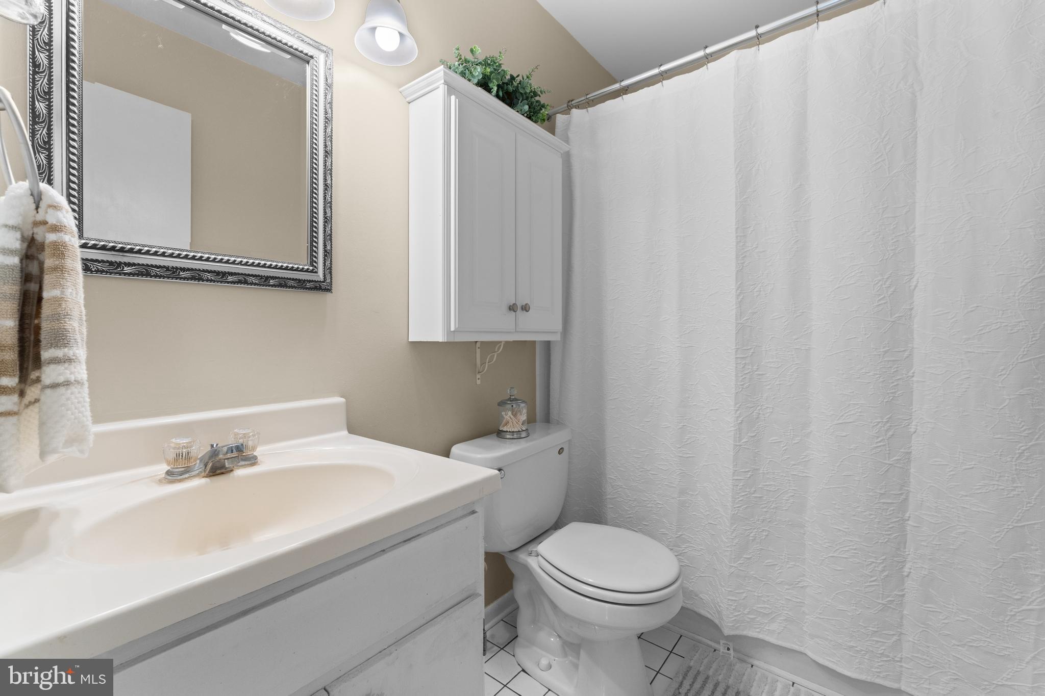 Warrenton, Virginia, 20187, United States, 3 Bedrooms Bedrooms, ,2 BathroomsBathrooms,Residential,For Sale,1987045