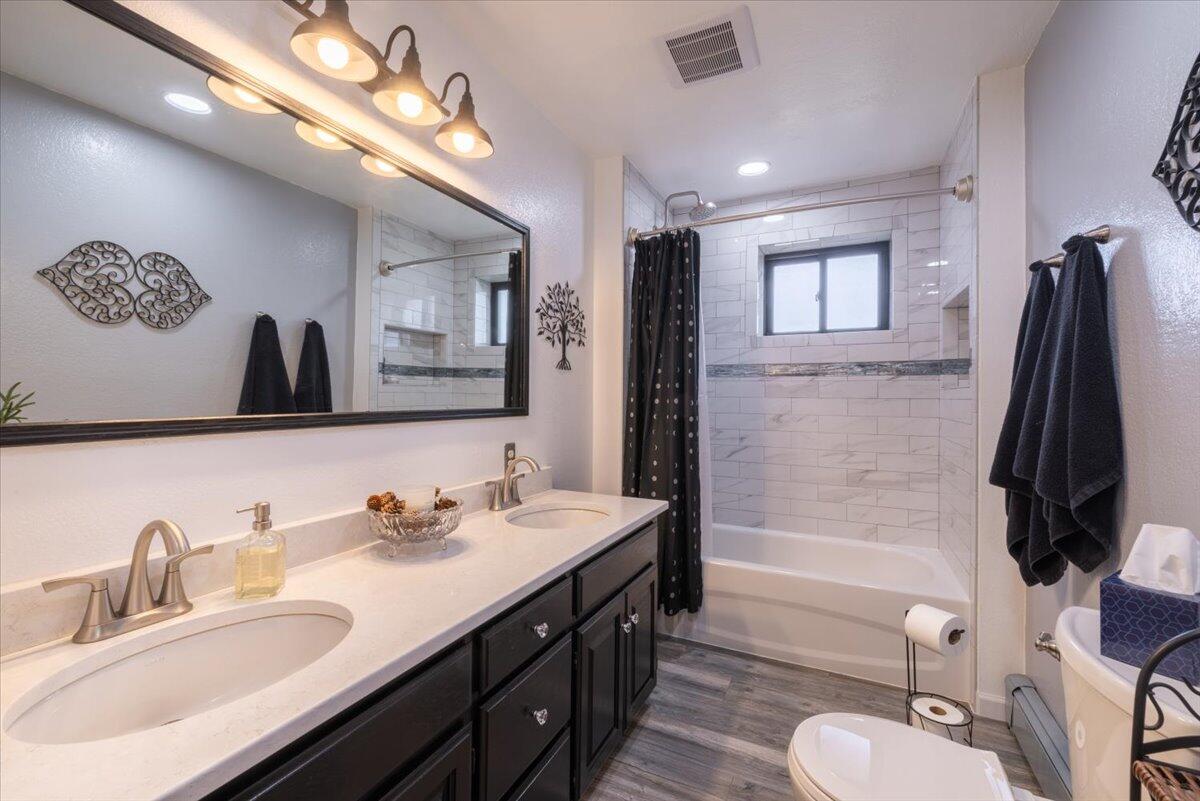 Montrose, Colorado, United States, 3 Bedrooms Bedrooms, ,3 BathroomsBathrooms,Residential,For Sale,1792870