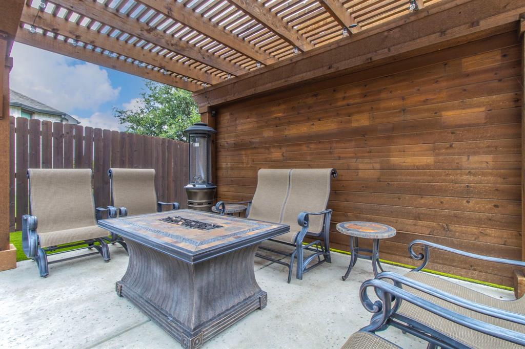 Waxahachie, Texas, 75165, United States, 4 Bedrooms Bedrooms, ,3 BathroomsBathrooms,Residential,For Sale,1920733