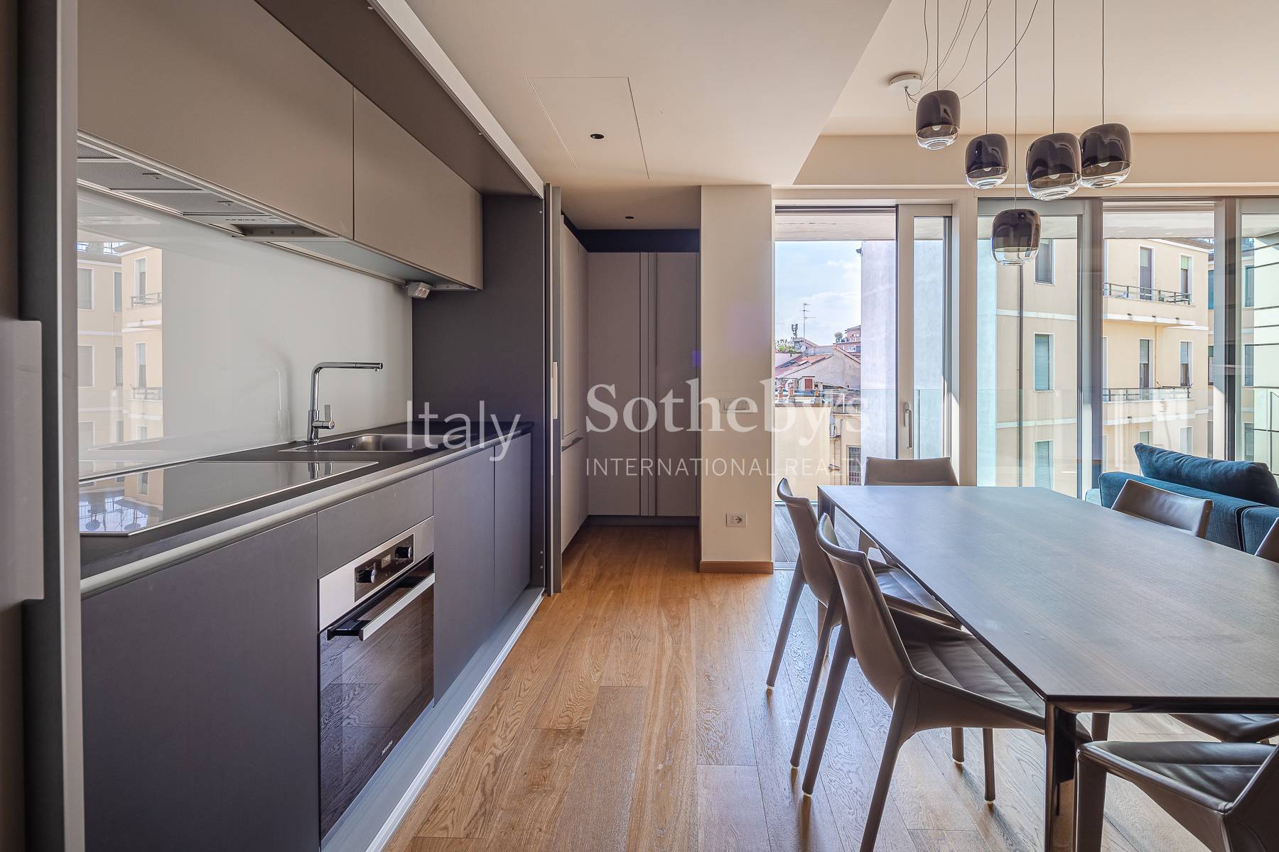  Prestigious penthouse in a period-style building - 物件實景