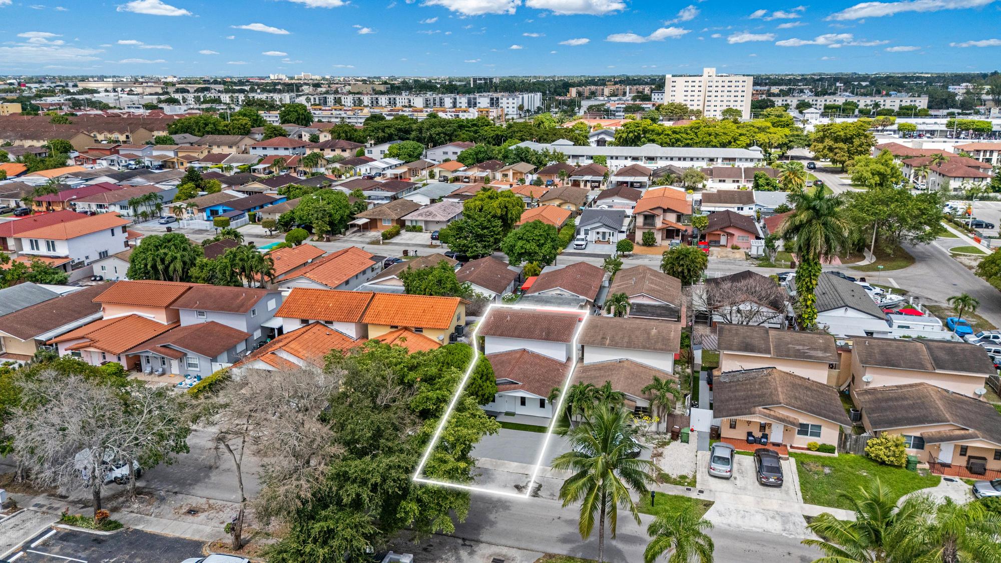 Hialeah, Florida, 33012, United States, 4 Bedrooms Bedrooms, ,3 BathroomsBathrooms,Residential,For Sale,1996510