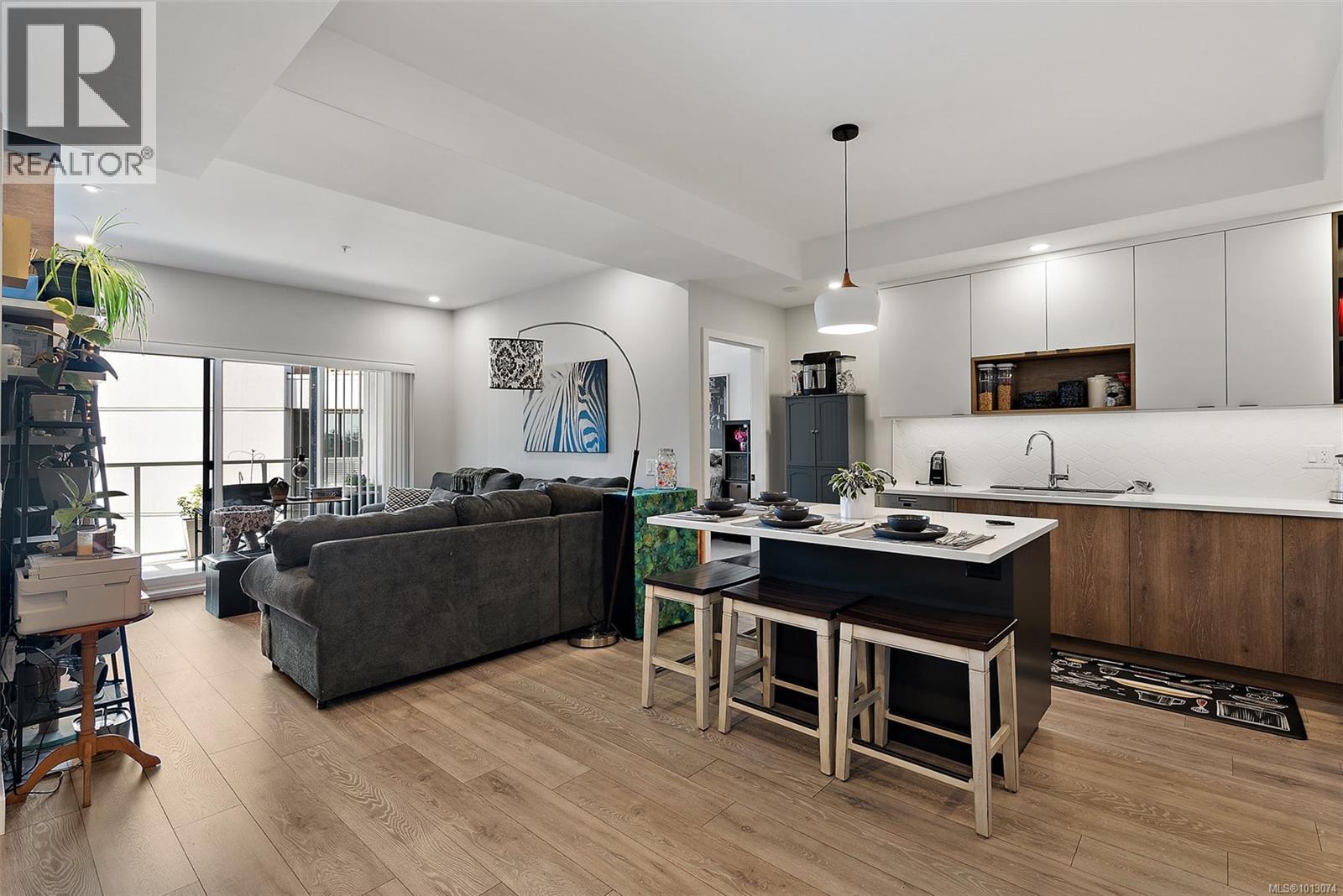 LANGFORD, British Columbia, V9B 0Y3, CA, 2 Bedrooms Bedrooms, ,2 BathroomsBathrooms,Residential,For Sale,1950875