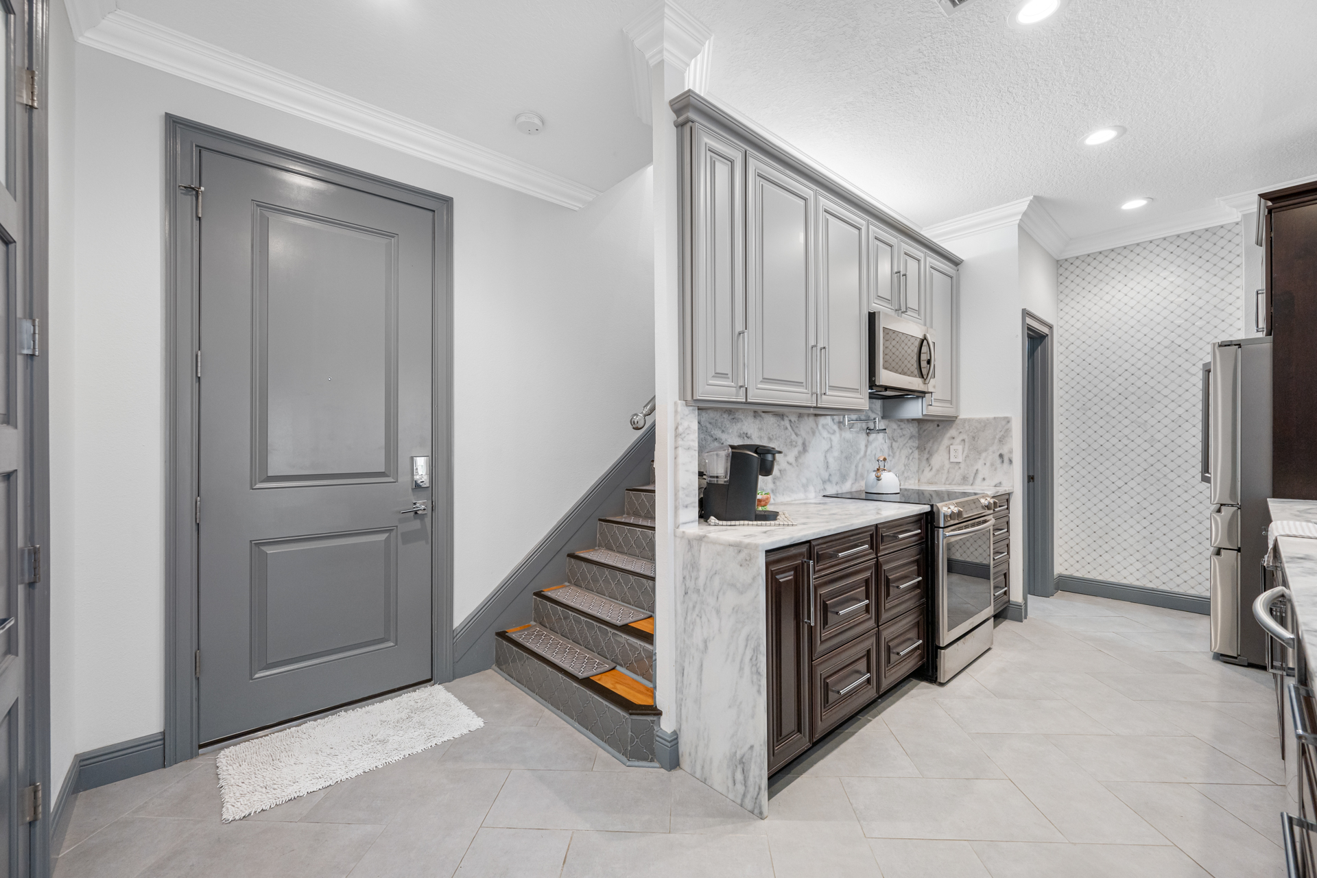 St Petersburg, Florida, 33701, United States, 3 Bedrooms Bedrooms, ,3 BathroomsBathrooms,Residential,For Sale,1979371