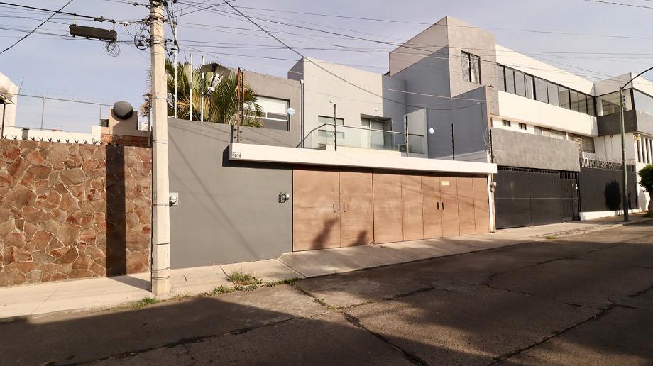 Gral Manuel de la Pe?a y Pe?a, Morelia, Michoacán de Ocampo, 58260, Mexico, 3 Bedrooms Bedrooms, ,3 BathroomsBathrooms,Residential,For Sale,Gral Manuel de la Pe?a y Pe?a,1548777
