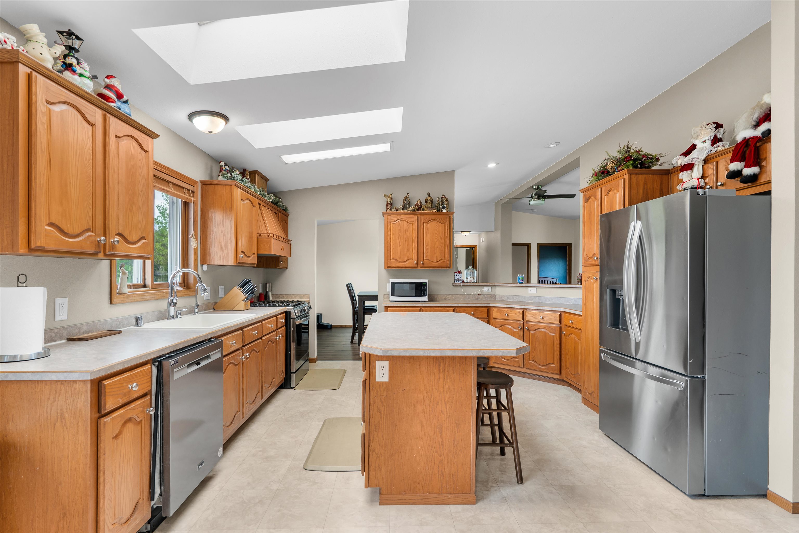 De Pere, Wisconsin, 54115-9006, United States, 4 Bedrooms Bedrooms, ,3 BathroomsBathrooms,Residential,For Sale,2048698