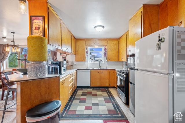 Taylorsville, Utah, 84129, United States, 4 Bedrooms Bedrooms, ,1 BathroomBathrooms,Residential,For Sale,1983741