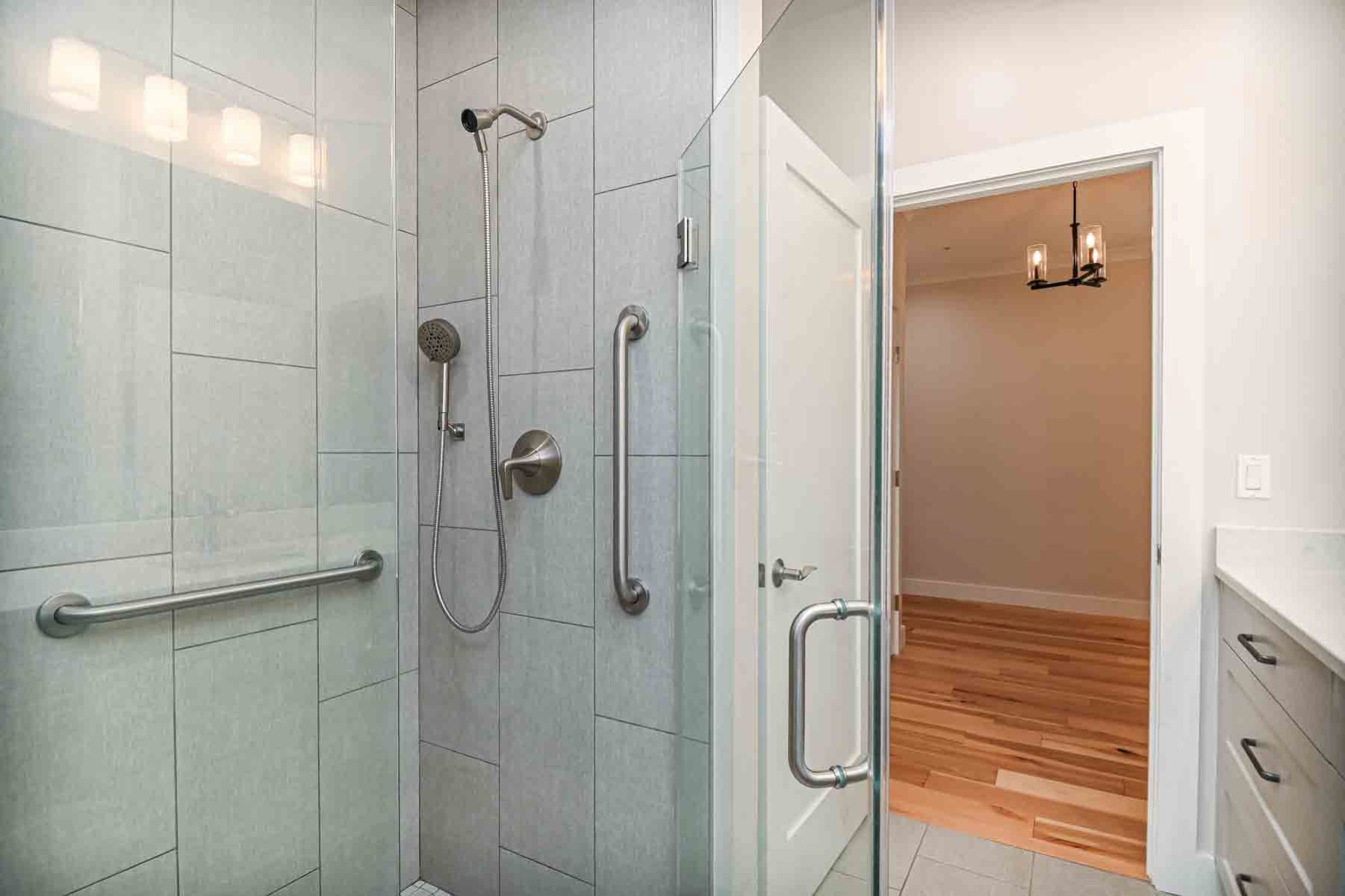  960 Sagamore Avenue, Unit 23 - 物件實景
