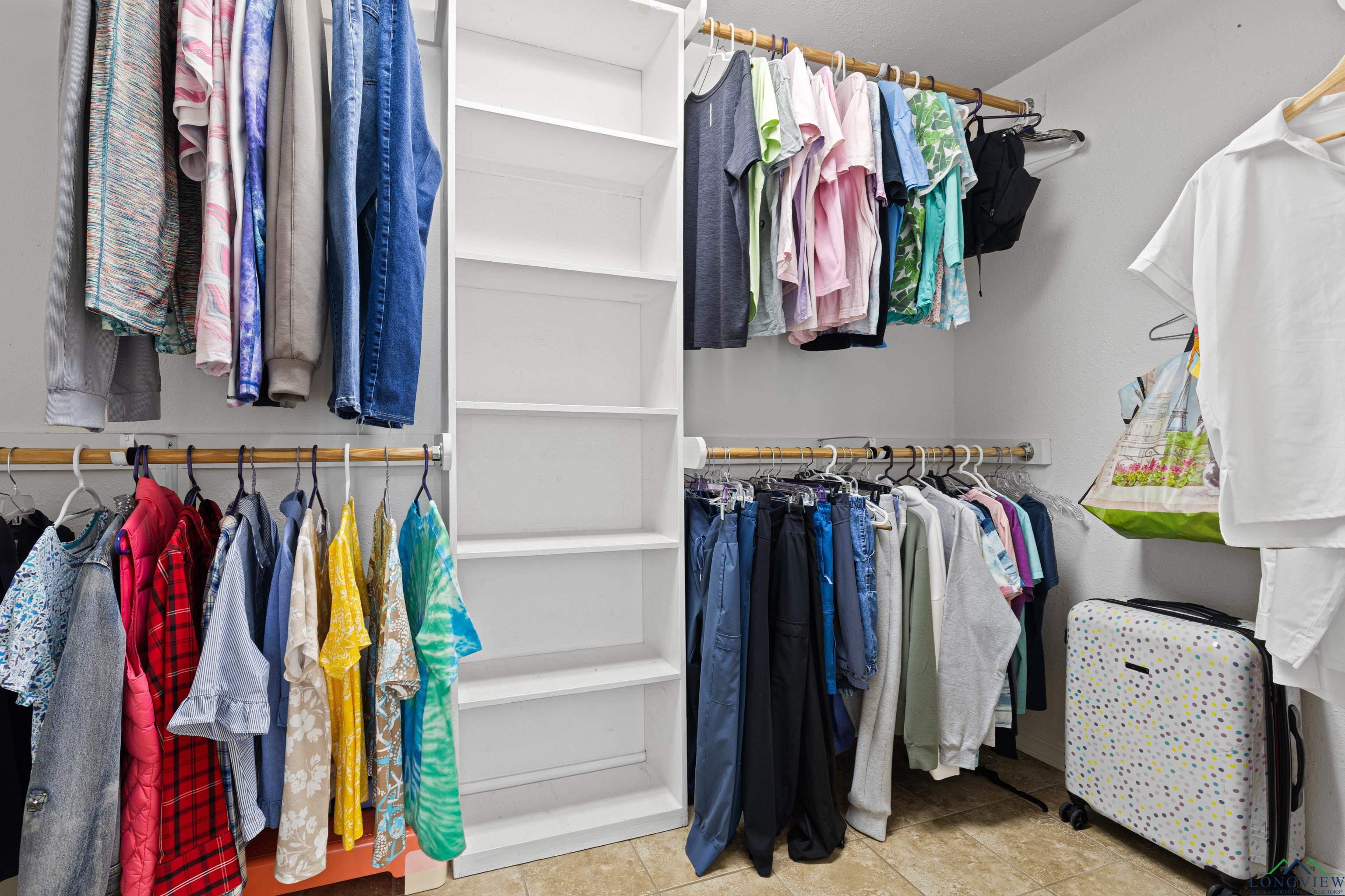 Kilgore, Texas, 75662, United States, 4 Bedrooms Bedrooms, ,3 BathroomsBathrooms,Residential,For Sale,1949860