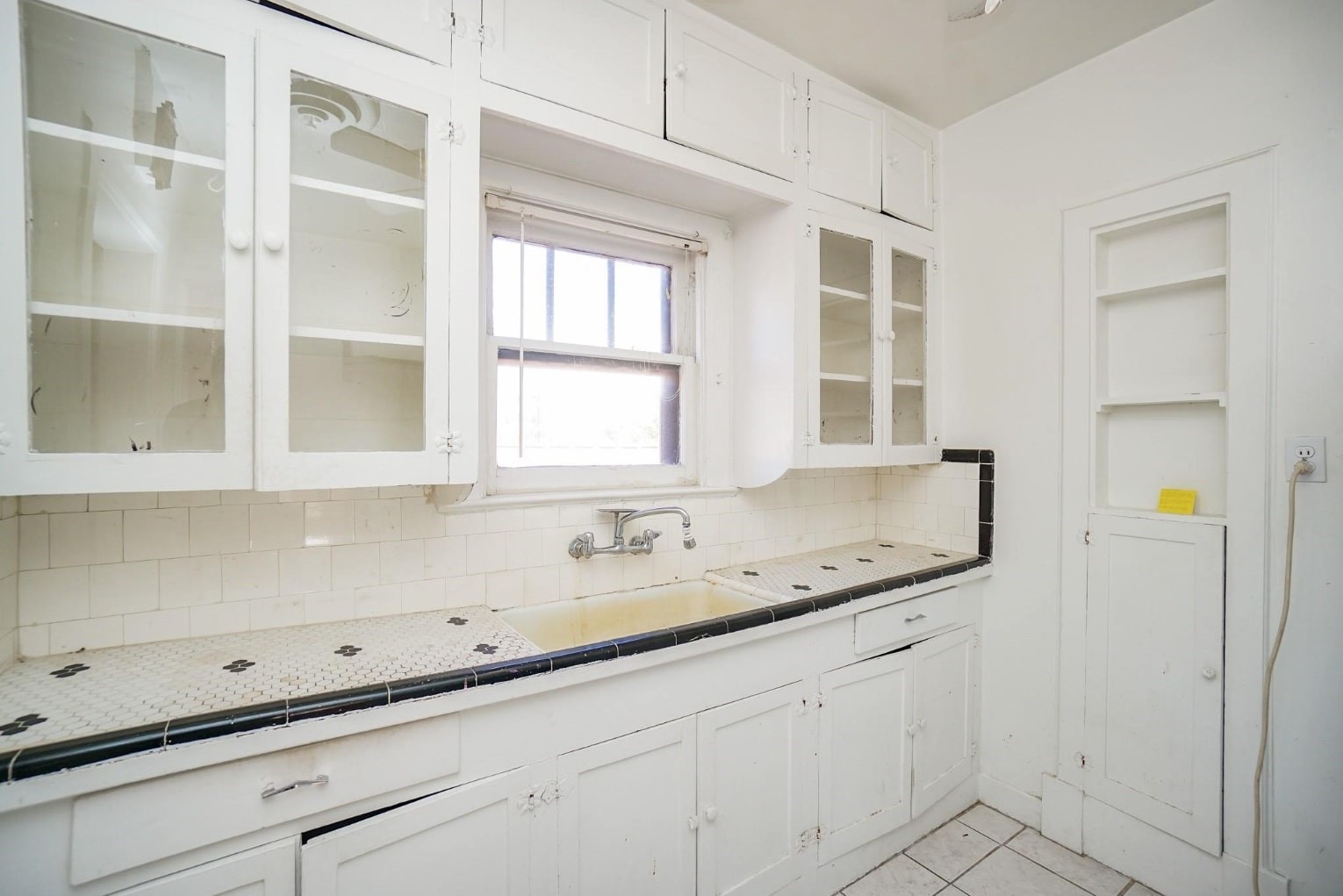 Houston, Texas, 77006, United States, 1 Bedroom Bedrooms, ,1 BathroomBathrooms,Residential,For Sale,1901343