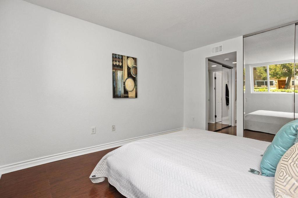 San Diego, California, 92122, United States, 1 Bedroom Bedrooms, ,1 BathroomBathrooms,Residential,For Sale,1987657