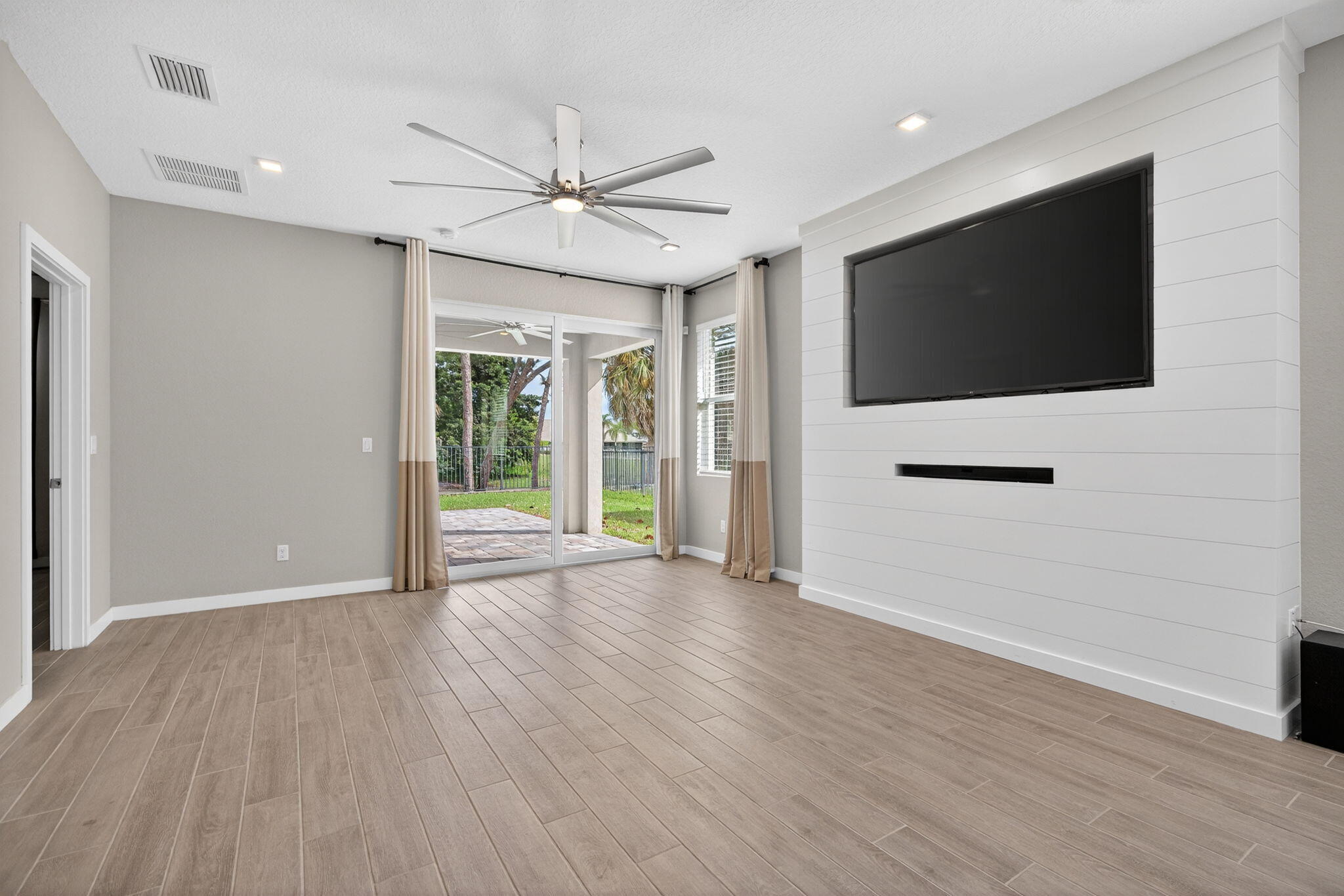 Hobe Sound, Florida, 33455, United States, 2 Bedrooms Bedrooms, ,2 BathroomsBathrooms,Residential,For Sale,2000566