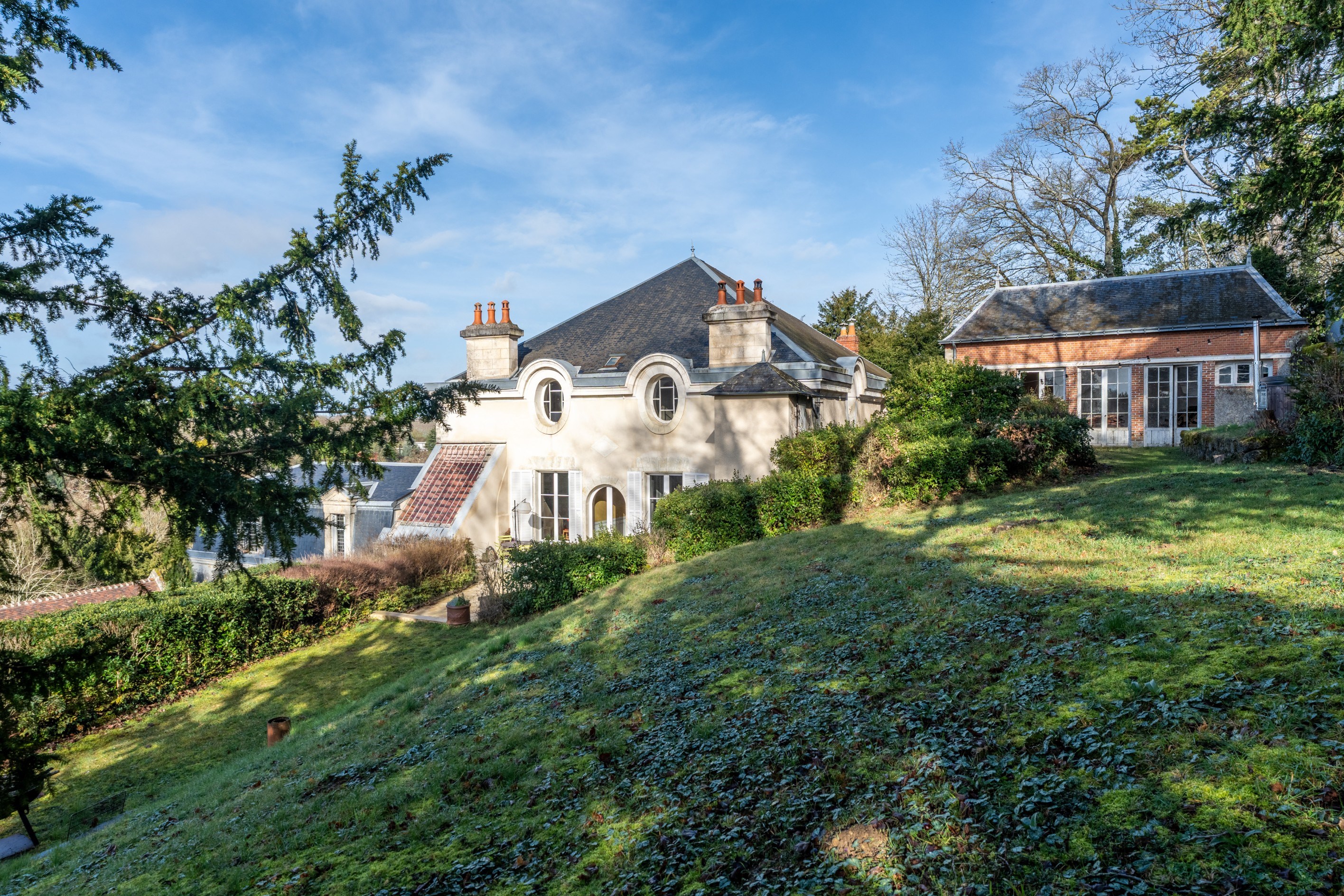 Historic Elegance with Panoramic Views over the Loire Valley - 物件實景