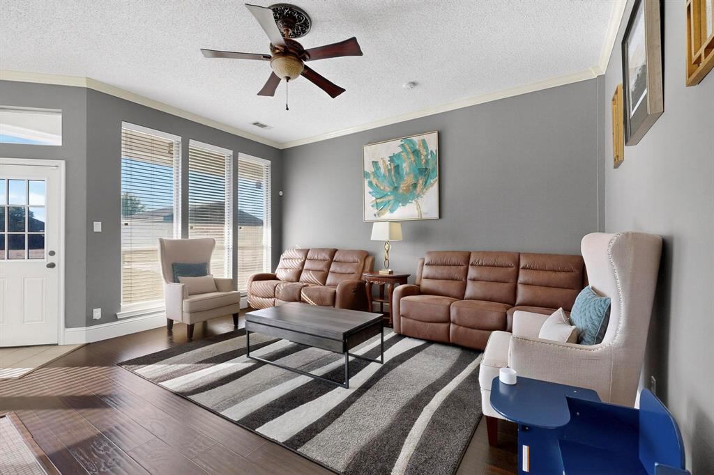 Talty, Texas, 75160, United States, 4 Bedrooms Bedrooms, ,3 BathroomsBathrooms,Residential,For Sale,1981914