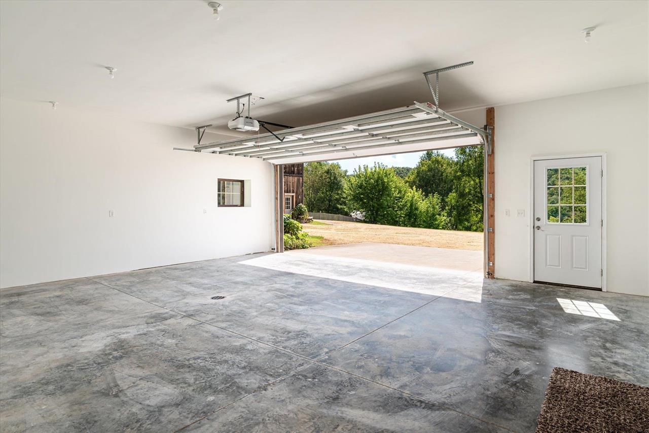 Westby, Wisconsin, 54667, United States, 3 Bedrooms Bedrooms, ,3 BathroomsBathrooms,Residential,For Sale,1977148