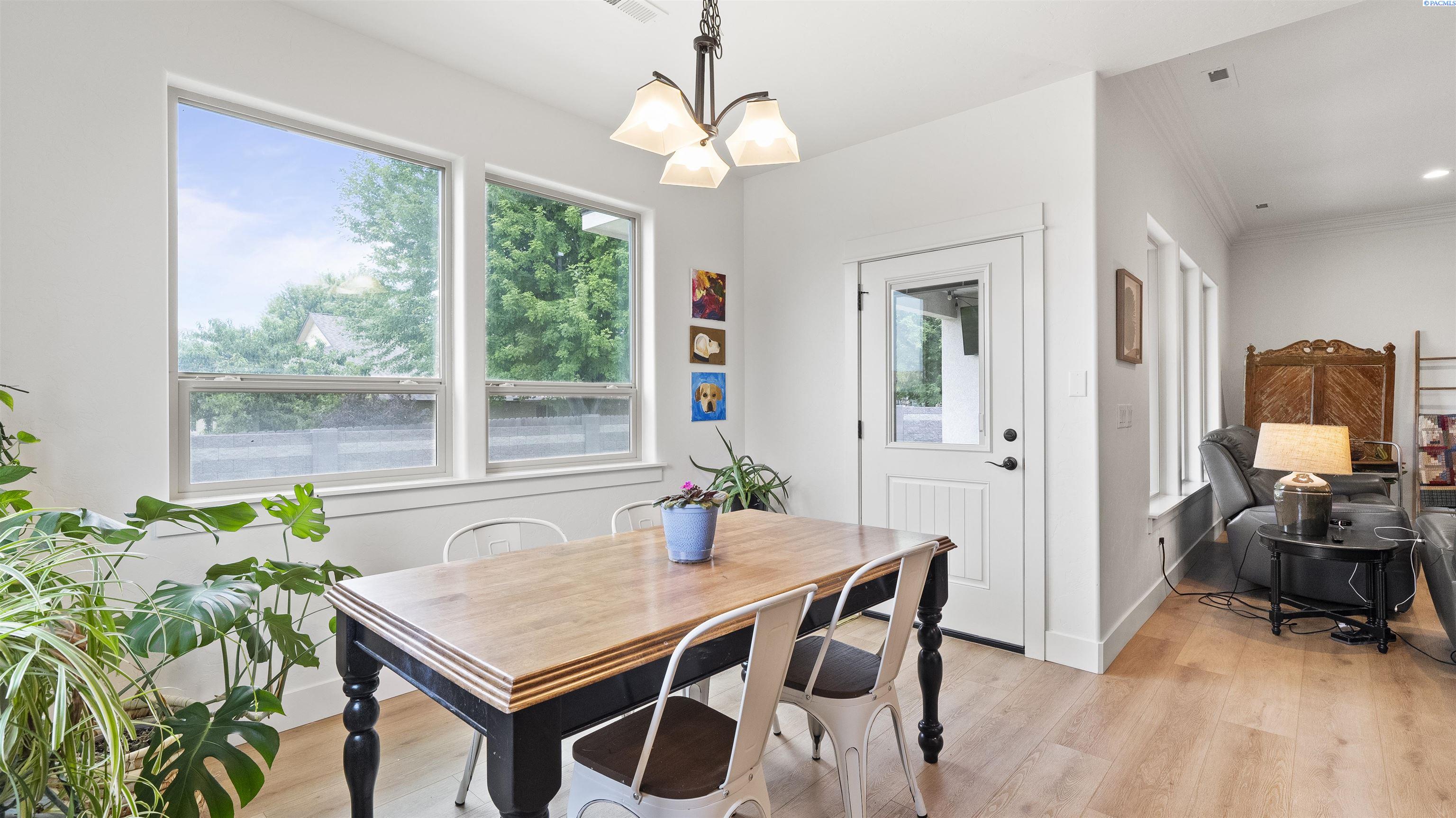 Richland, Washington, 99352, United States, 4 Bedrooms Bedrooms, ,2 BathroomsBathrooms,Residential,For Sale,1906594