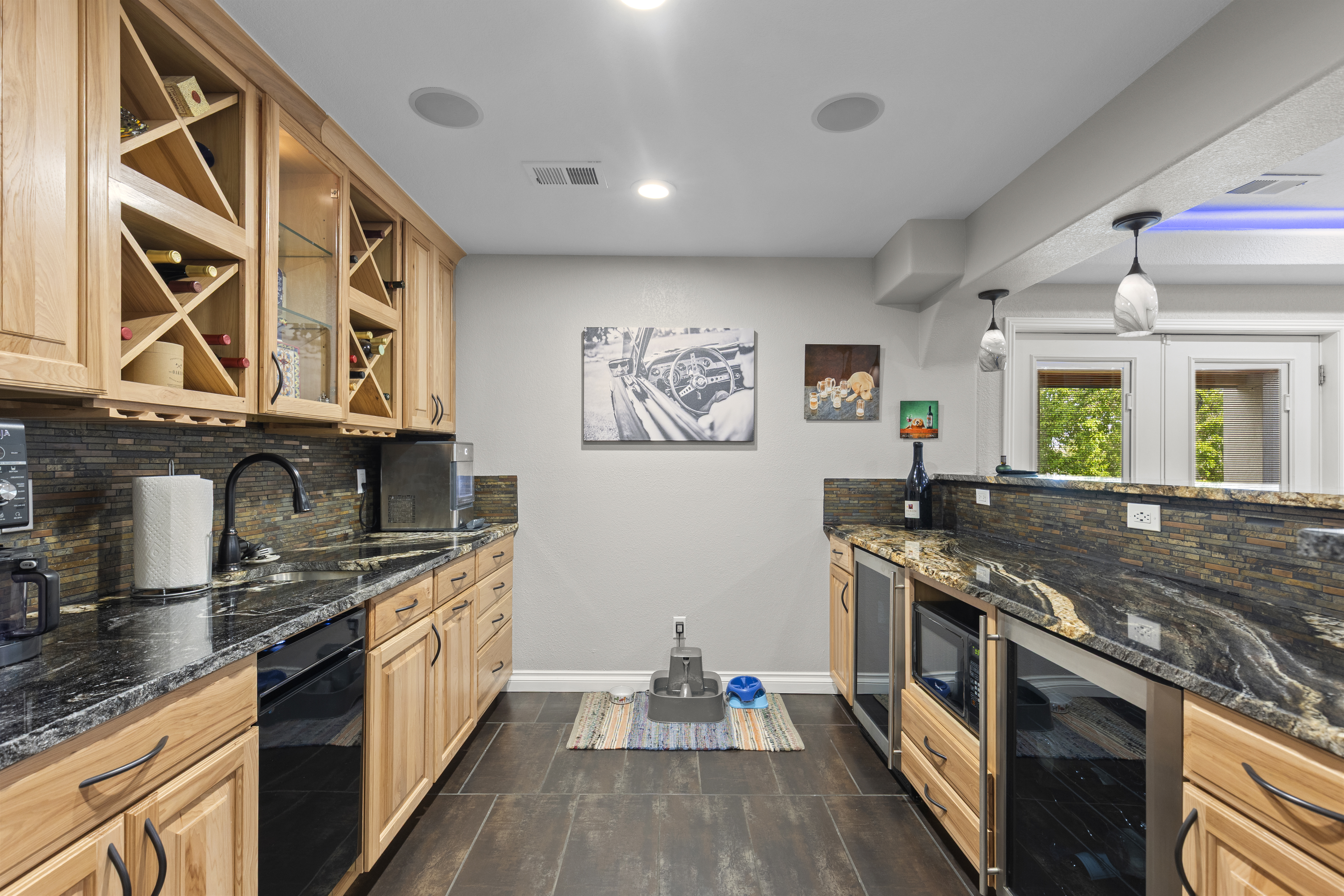  Stunning two-story walkout on a rare usable ¾-acre lot - 物件實景