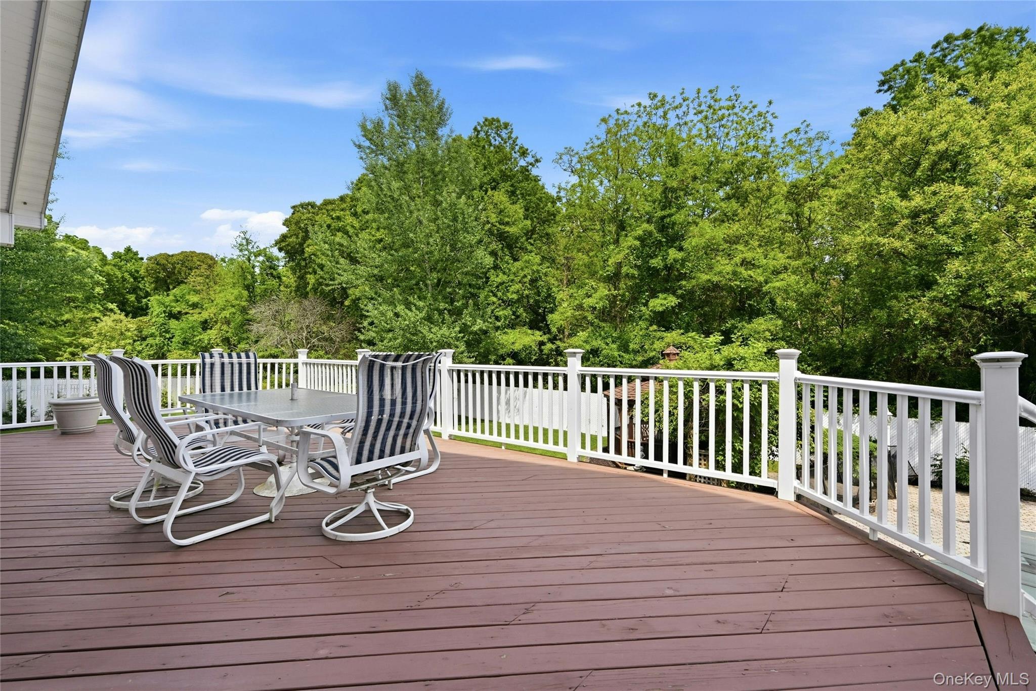 12 Phillips Lane, Lake Grove, NY, 11755 - 物件實景