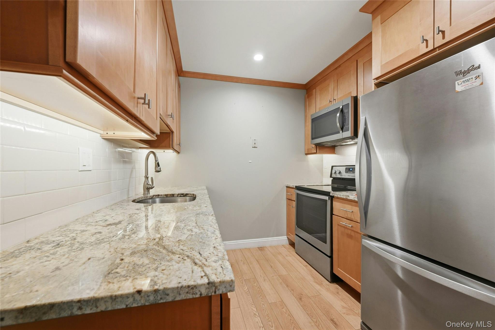  133 Eastbourne Court, Ridge, NY, 11961 - 物件實景
