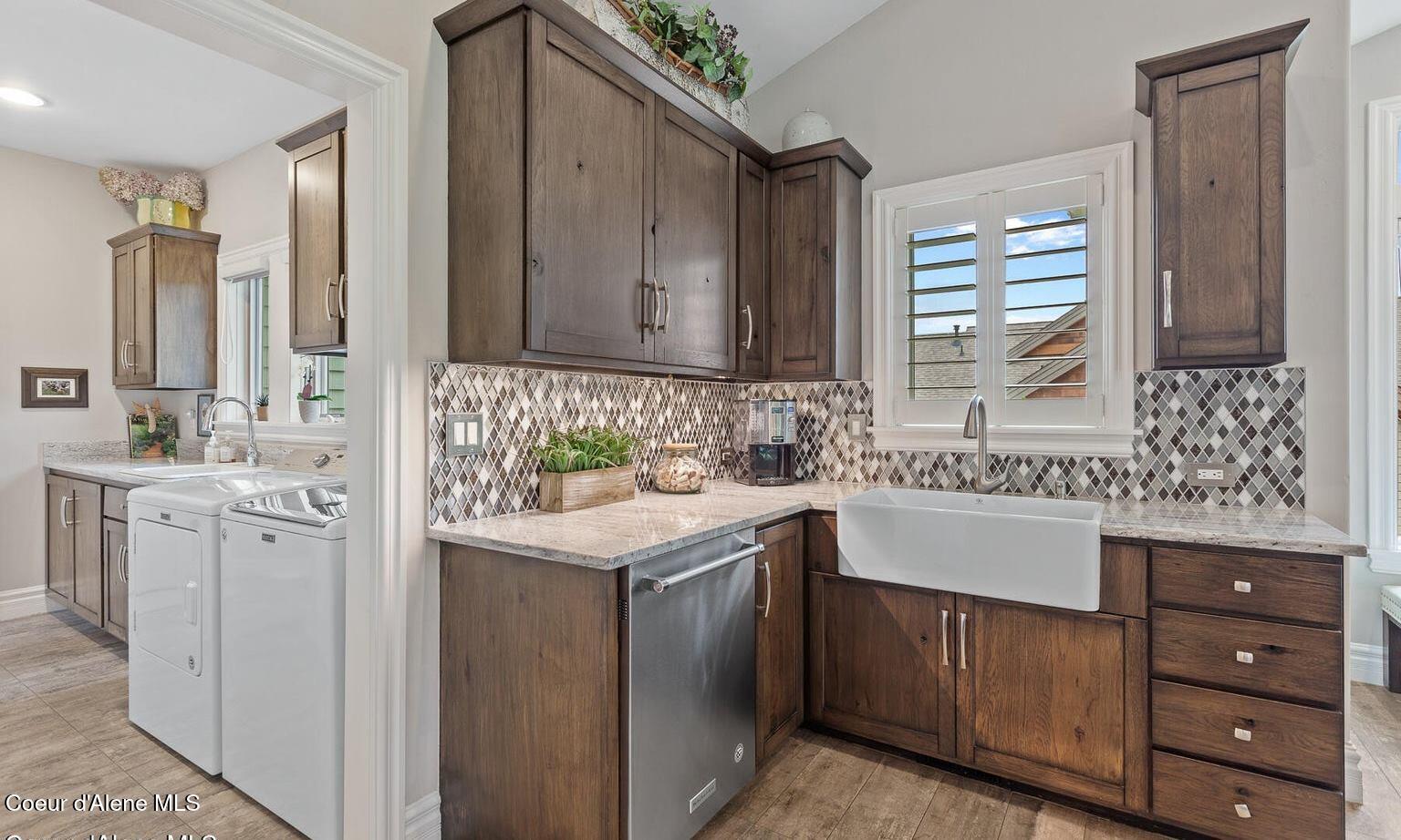 Hayden Lake, Idaho, 83835, United States, 4 Bedrooms Bedrooms, ,5 BathroomsBathrooms,Residential,For Sale,1990464