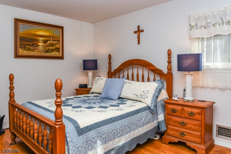 Mount Olive Twp., New Jersey, 07836, United States, 4 Bedrooms Bedrooms, ,2 BathroomsBathrooms,Residential,For Sale,1987785