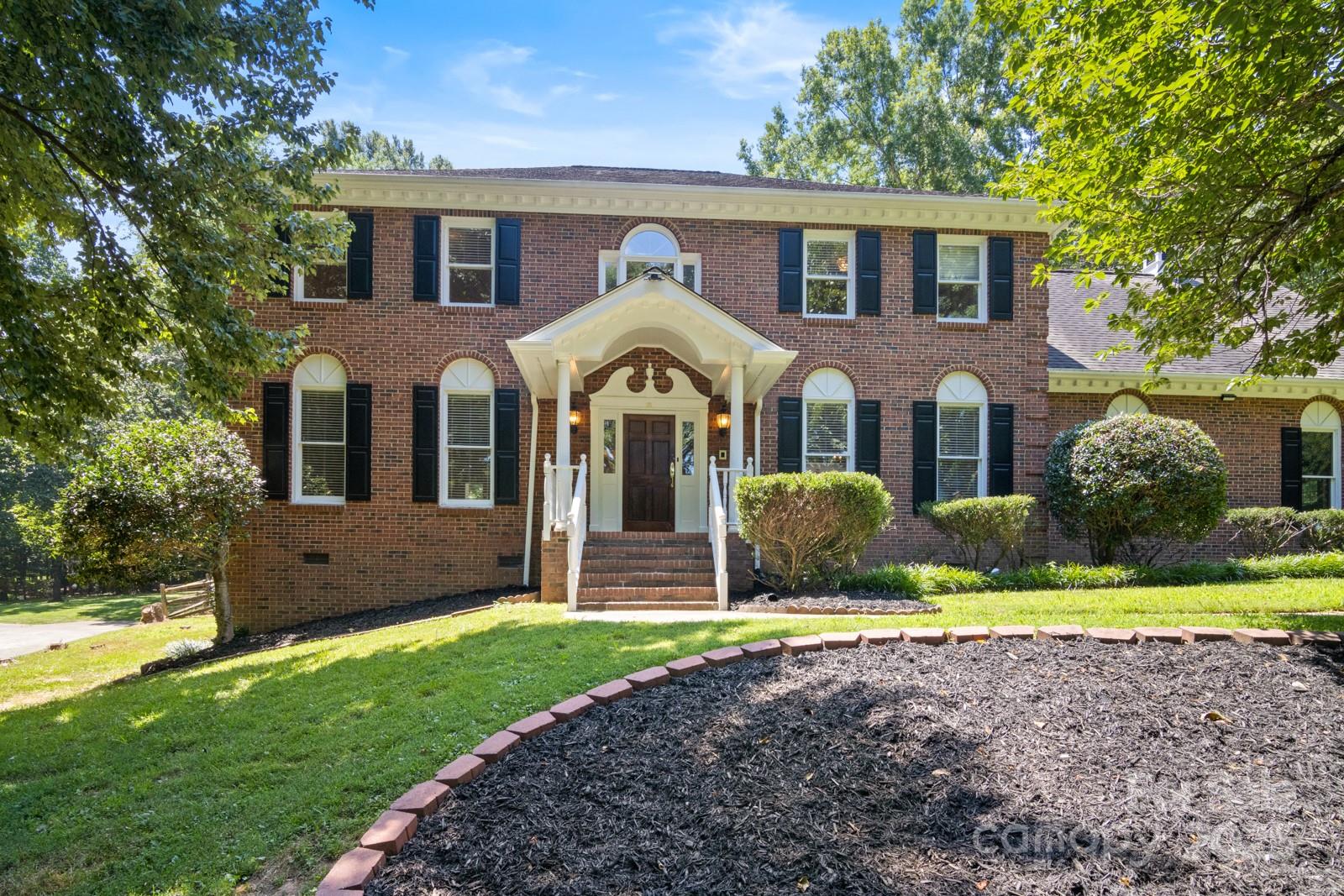 Matthews, North Carolina, 28104, United States, 4 Bedrooms Bedrooms, ,3 BathroomsBathrooms,Residential,For Sale,1876252