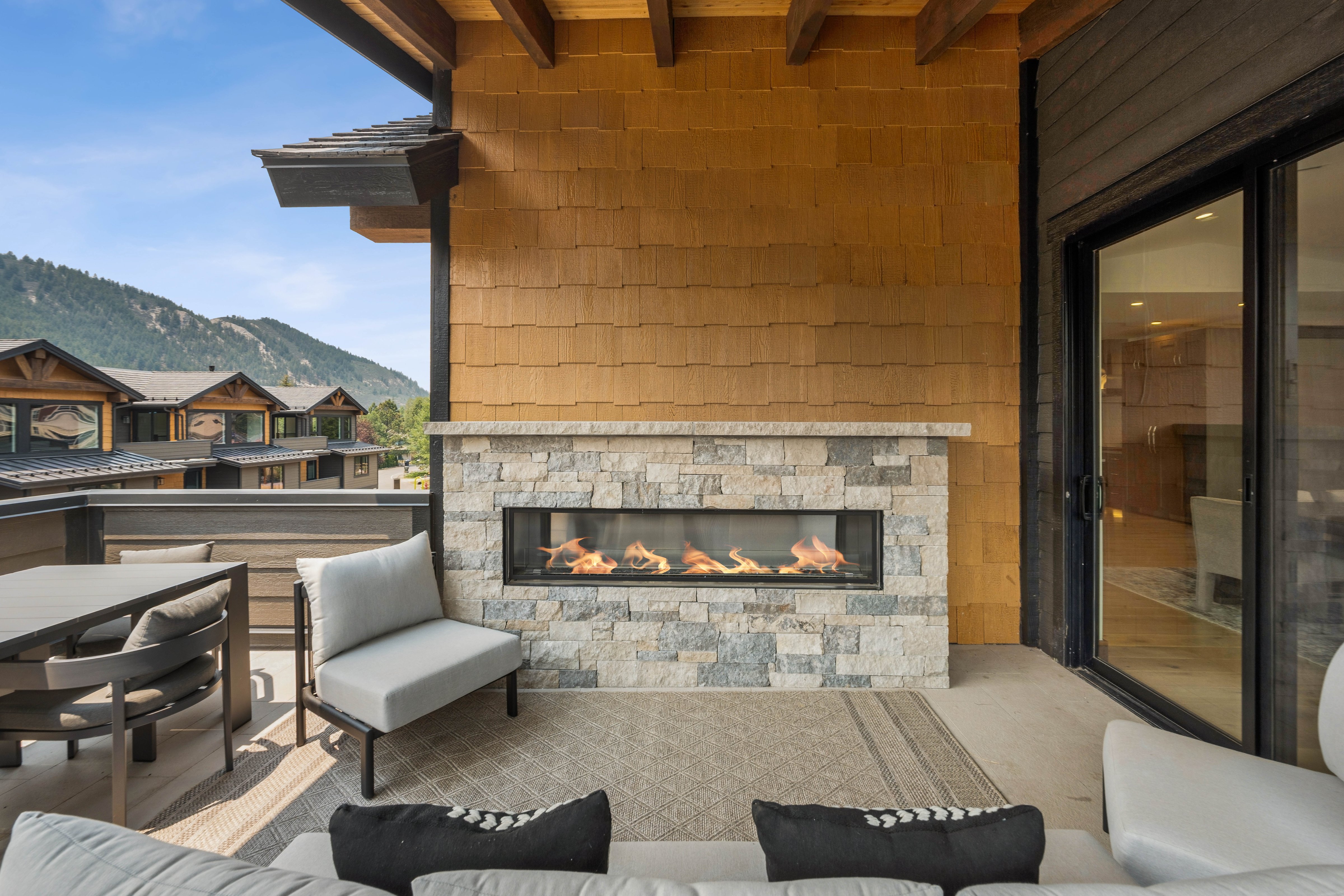  Contemporary architecture meets effortless mountain living at The Kestrel - 物件實景