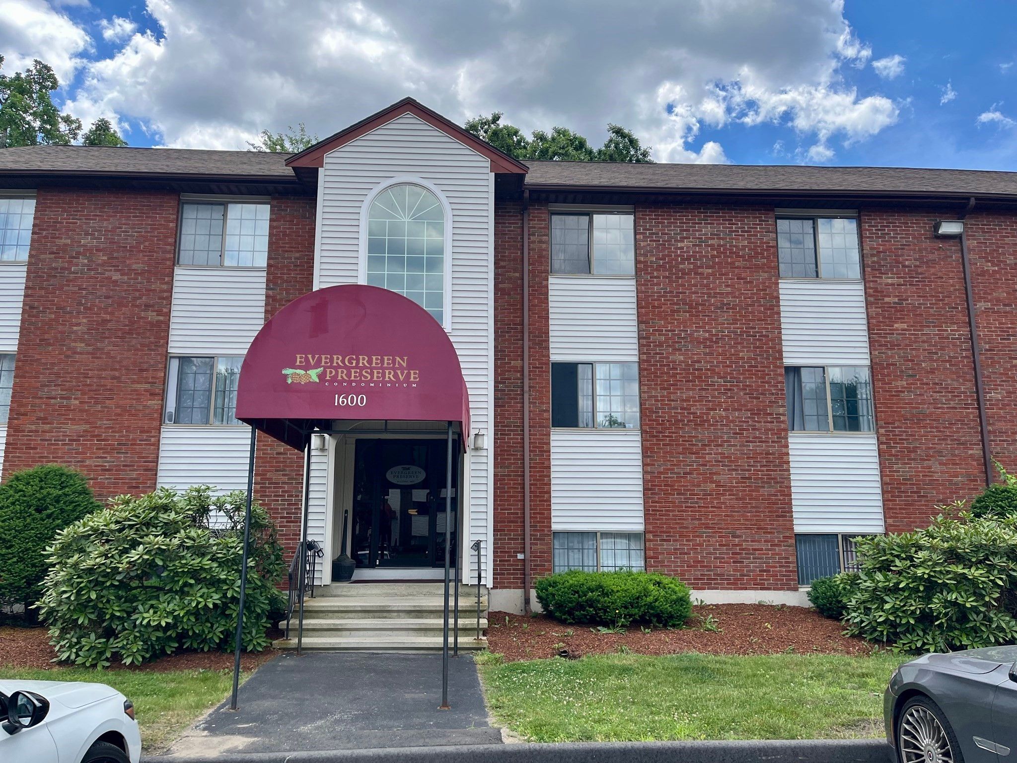  1600 Skyline Drive, Unit 6, Lowell, MA, 01854 - 物件實景