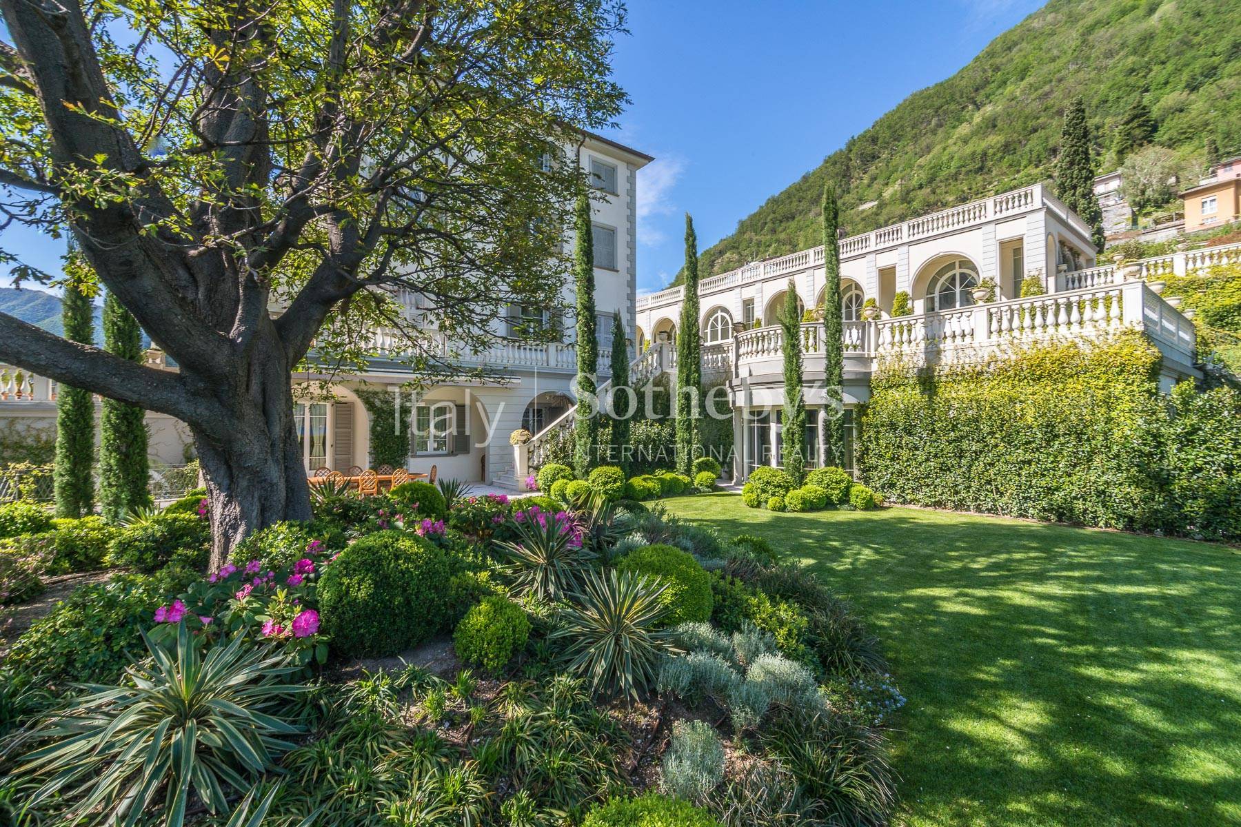  Gorgeous lakefront trophy estate - 物件實景
