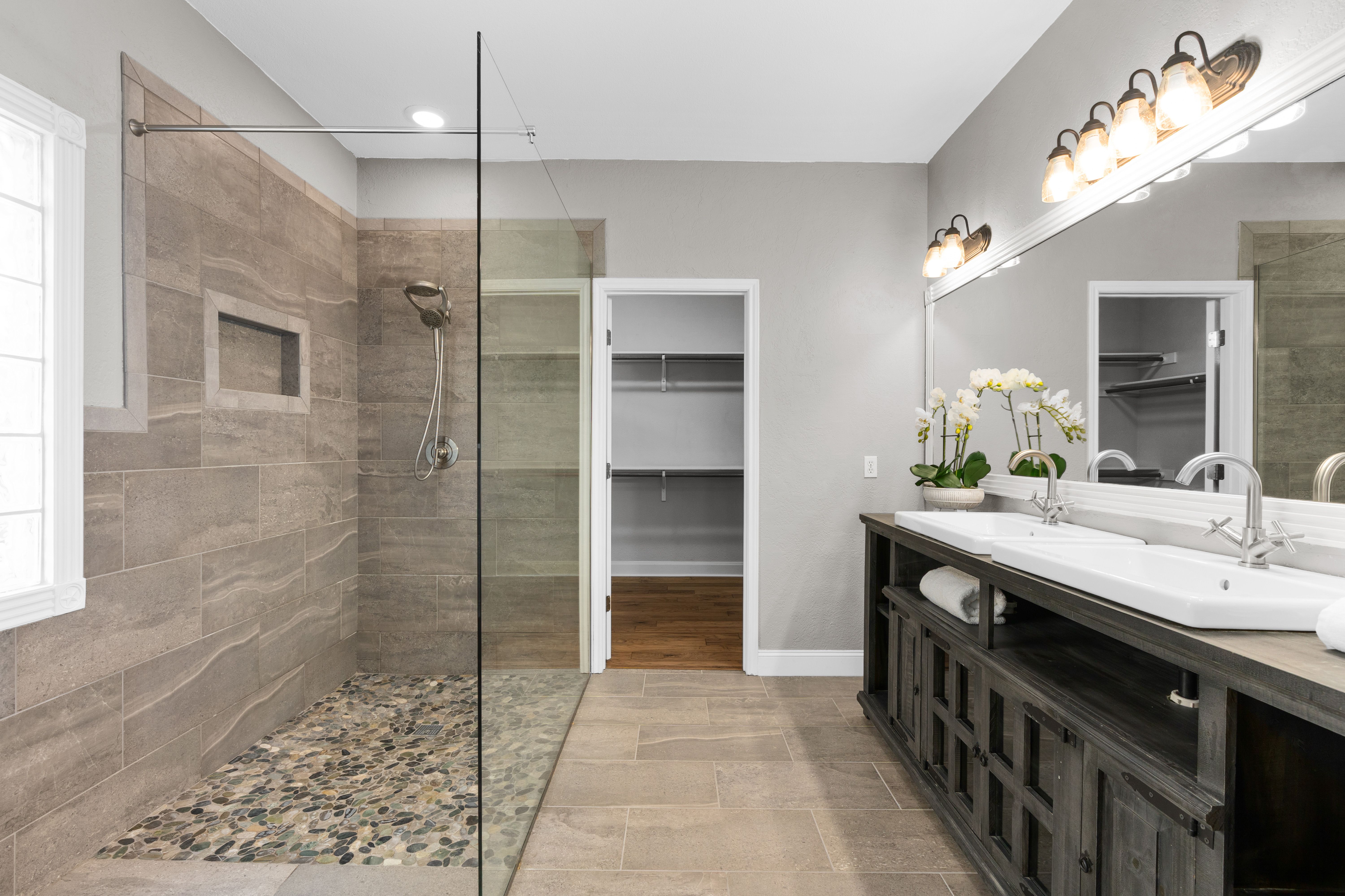  Blending Timeless Character And Modern Refinement - 物件實景