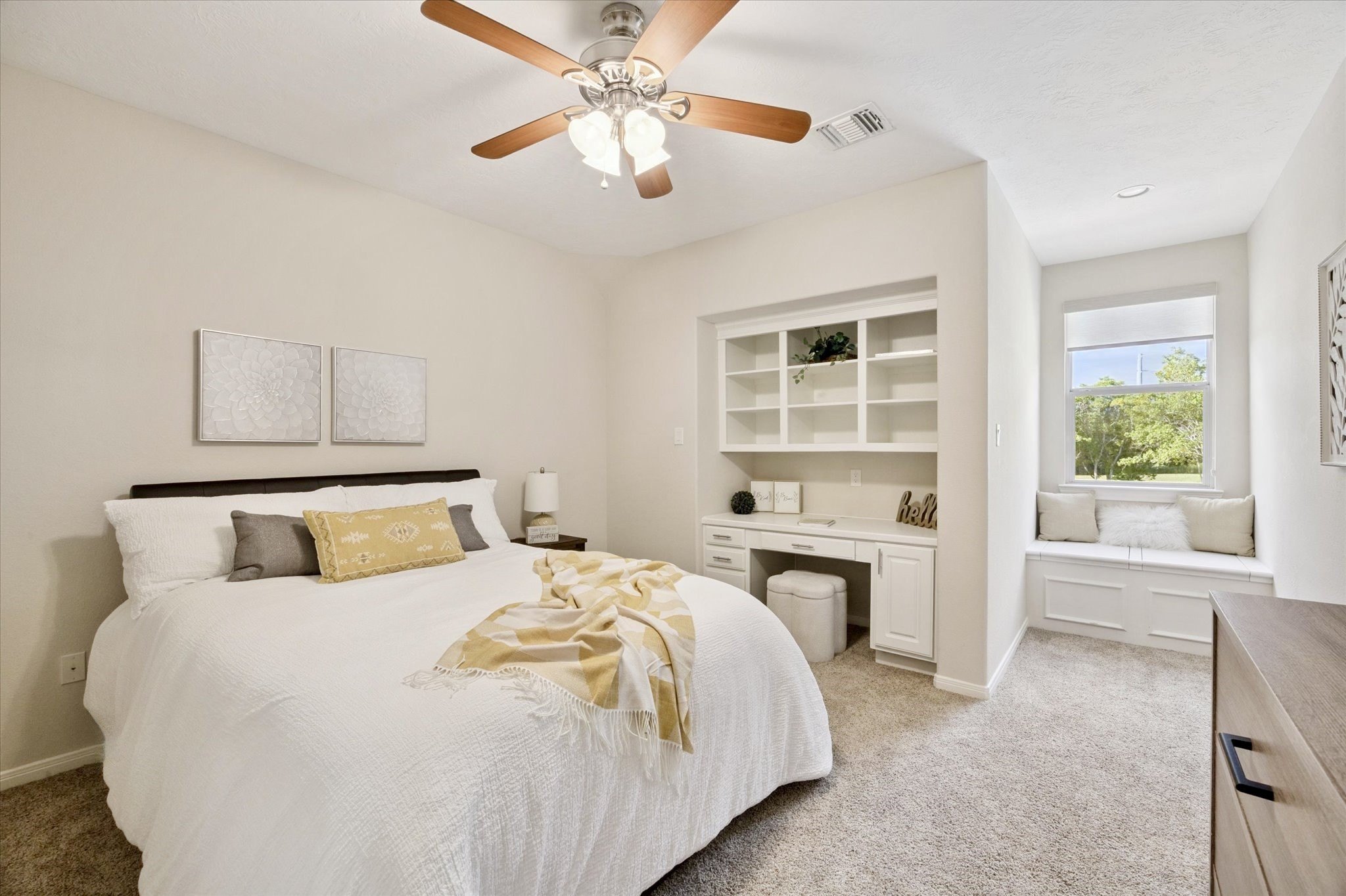 Friendswood, Texas, 77546, United States, 3 Bedrooms Bedrooms, ,5 BathroomsBathrooms,Residential,For Sale,1908024