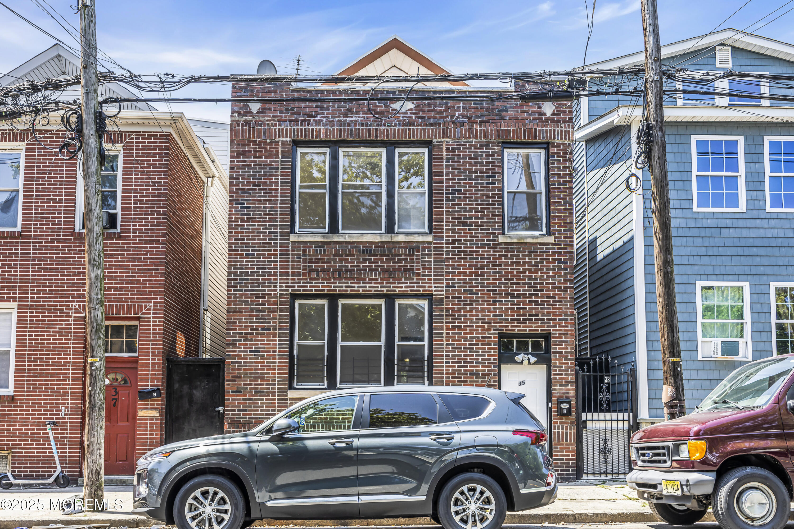 Newark, New Jersey, 07104, United States, 7 Bedrooms Bedrooms, ,3 BathroomsBathrooms,Residential,For Sale,1915900