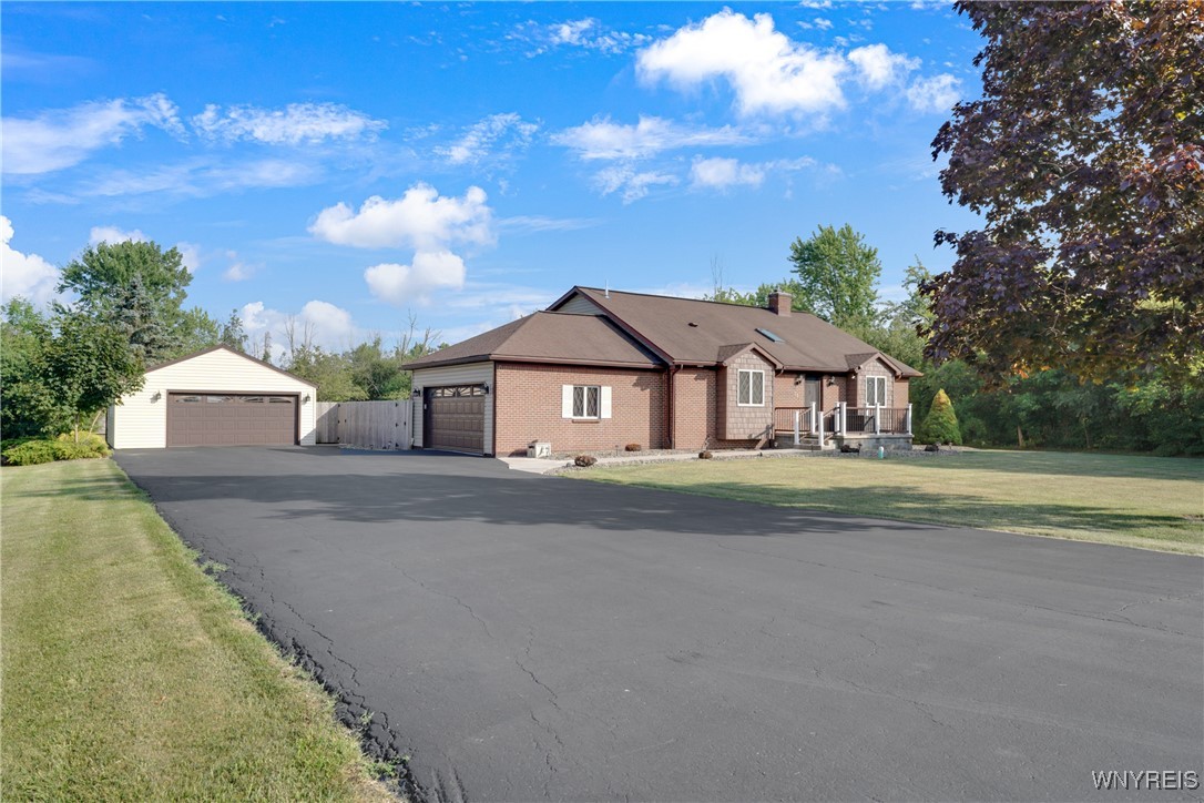 Lewiston, New York, 14092, United States, 4 Bedrooms Bedrooms, ,3 BathroomsBathrooms,Residential,For Sale,1916112
