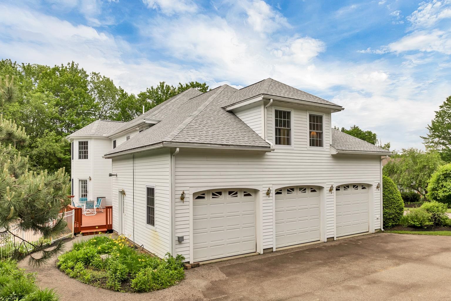 Gilford, New Hampshire, 03249, United States, 4 Bedrooms Bedrooms, ,4 BathroomsBathrooms,Residential,For Sale,1857235