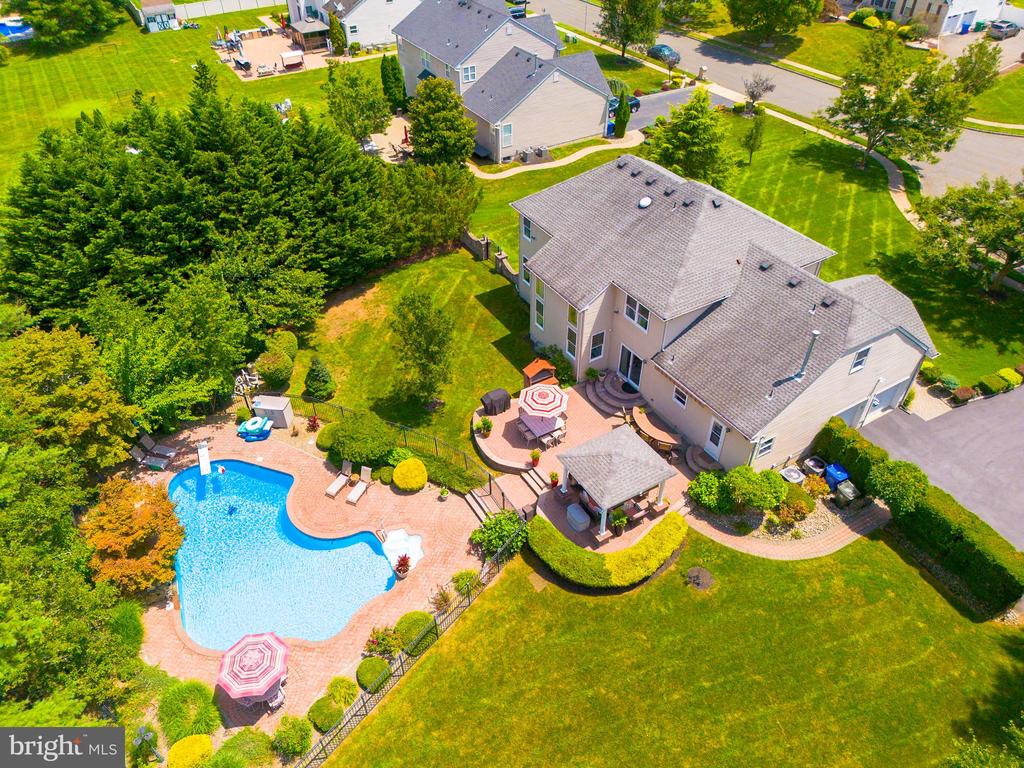 Monroe Township, New Jersey, 08831, United States, 5 Bedrooms Bedrooms, ,4 BathroomsBathrooms,Residential,For Sale,1895133