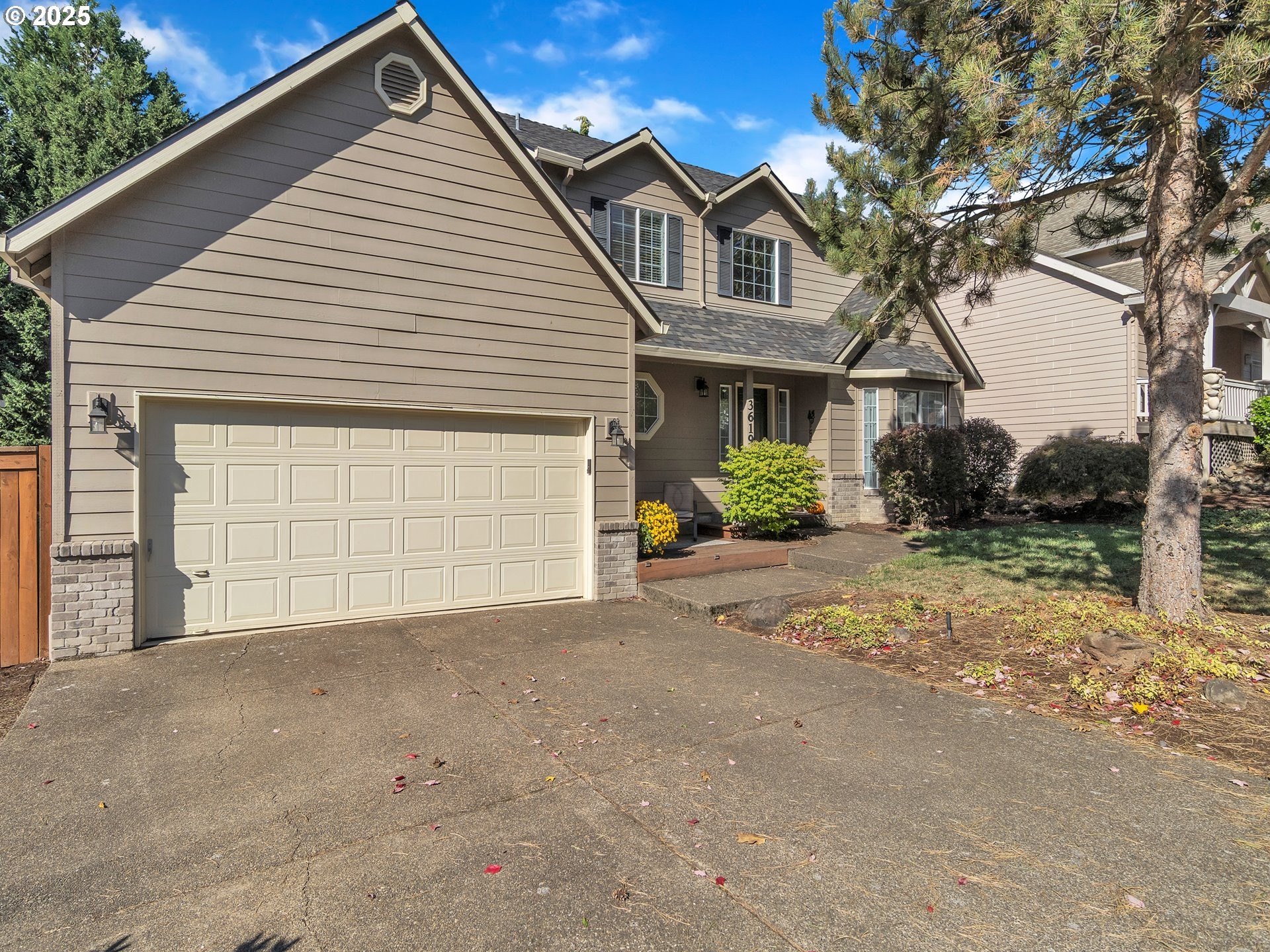 Newberg, Oregon, 97132, United States, 4 Bedrooms Bedrooms, ,3 BathroomsBathrooms,Residential,For Sale,1962580