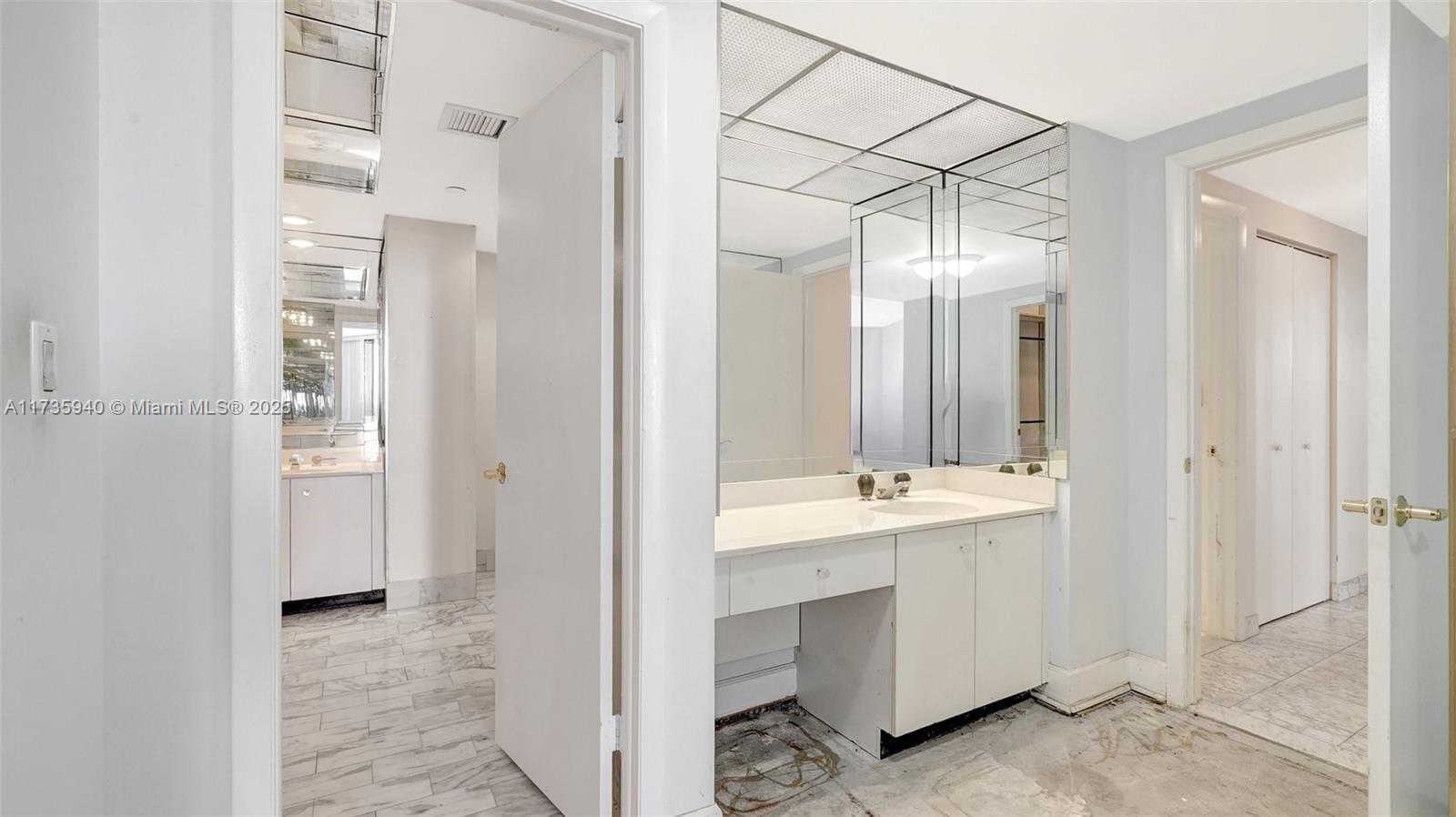 Aventura, Florida, 33180, United States, 3 Bedrooms Bedrooms, ,3 BathroomsBathrooms,Residential,For Sale,1696831