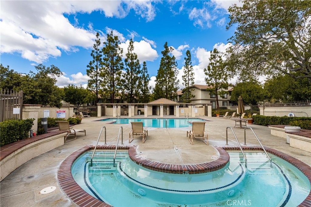 Lake Forest, California, 92610, United States, 2 Bedrooms Bedrooms, ,2 BathroomsBathrooms,Residential,For Sale,1846936