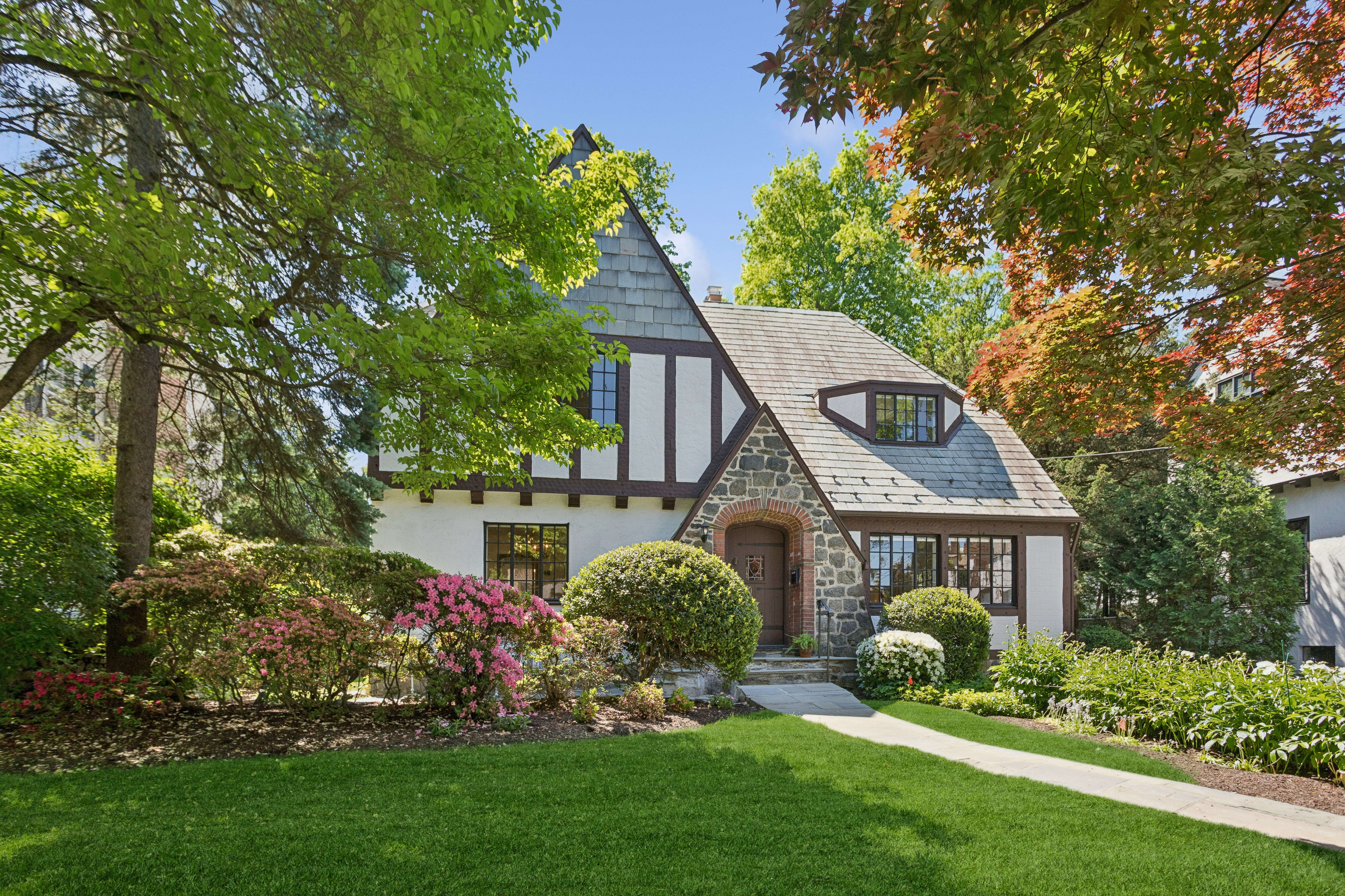 Lovely Rouken Glen Tudor - 物件實景