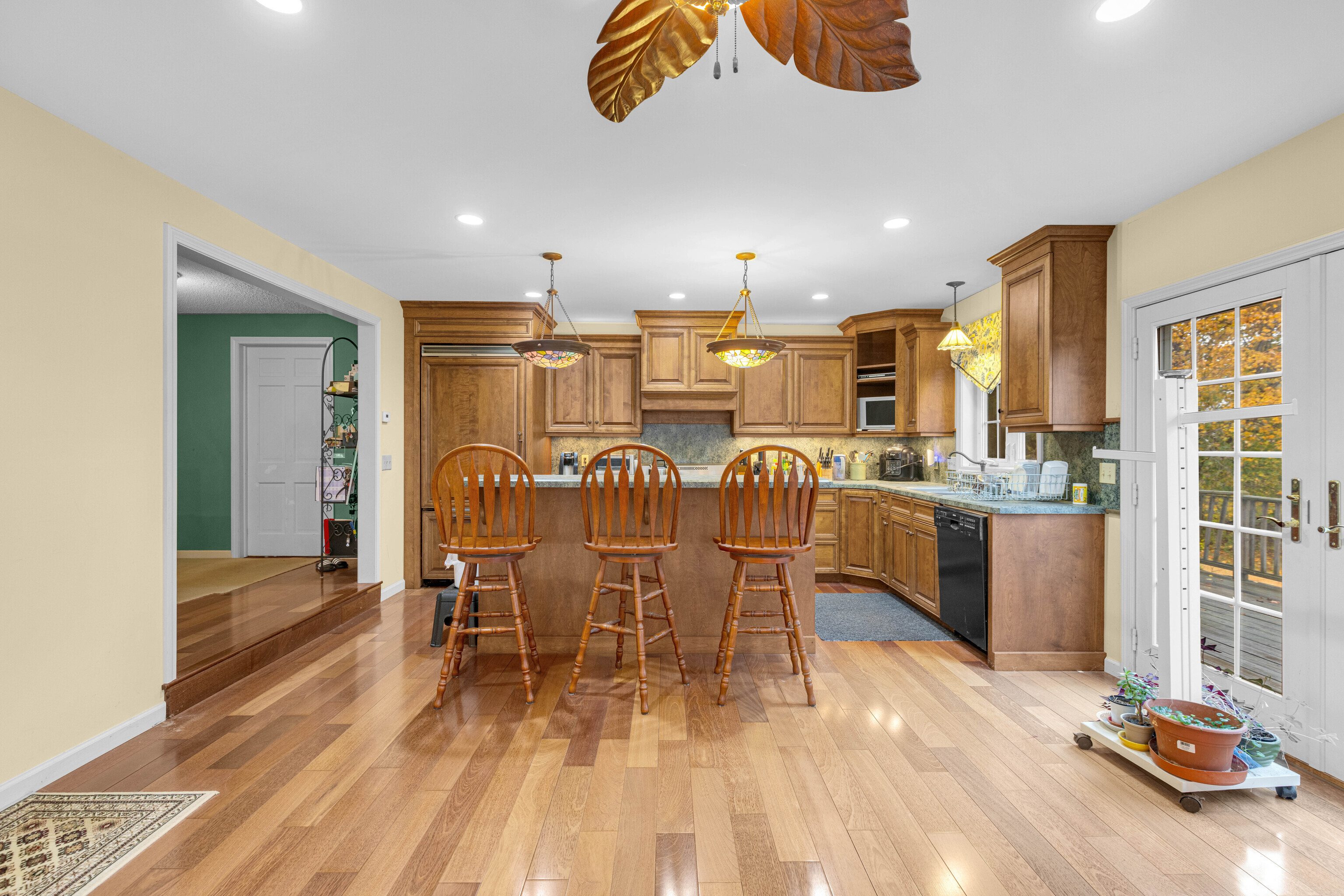 Cromwell, Connecticut, 06416, United States, 4 Bedrooms Bedrooms, ,3 BathroomsBathrooms,Residential,For Sale,1991491