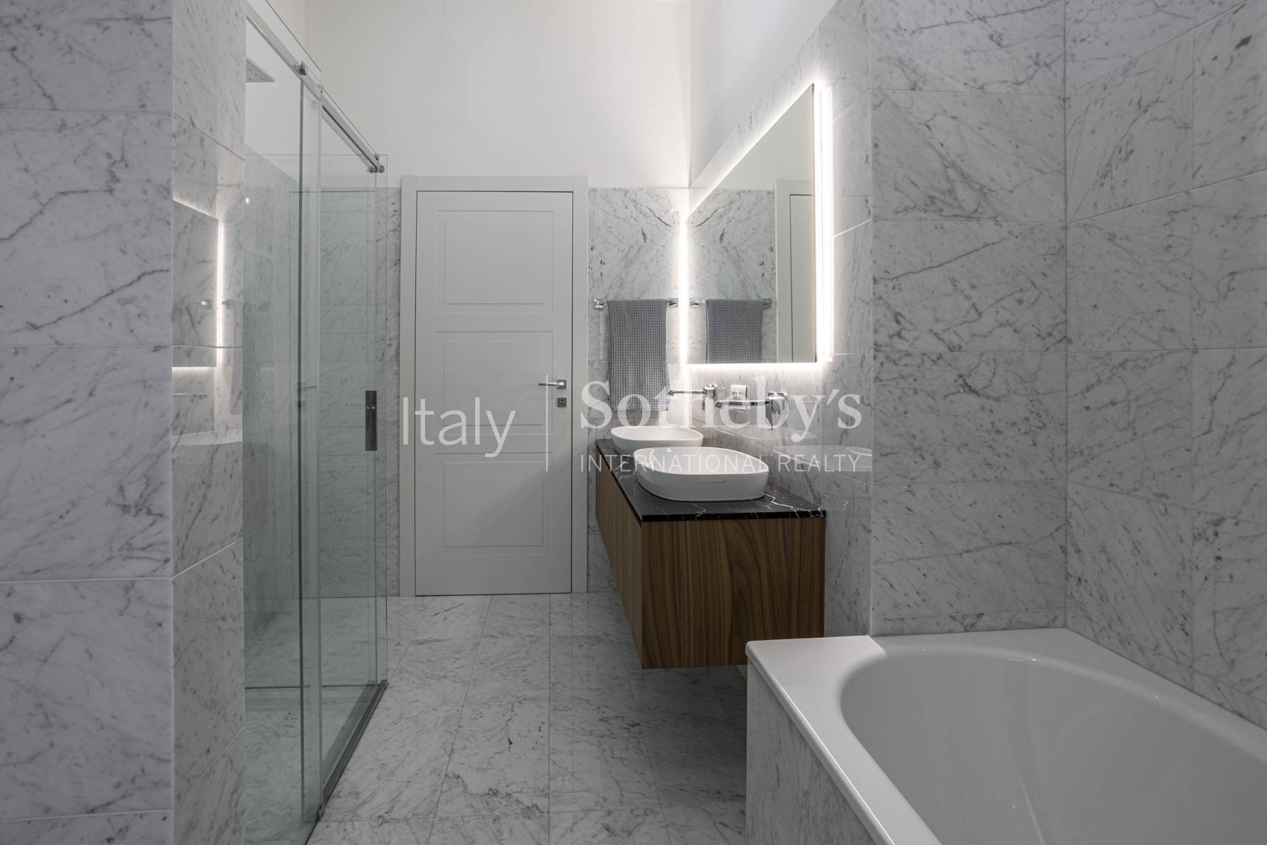  Fine renovated large scale apartment - 物件實景