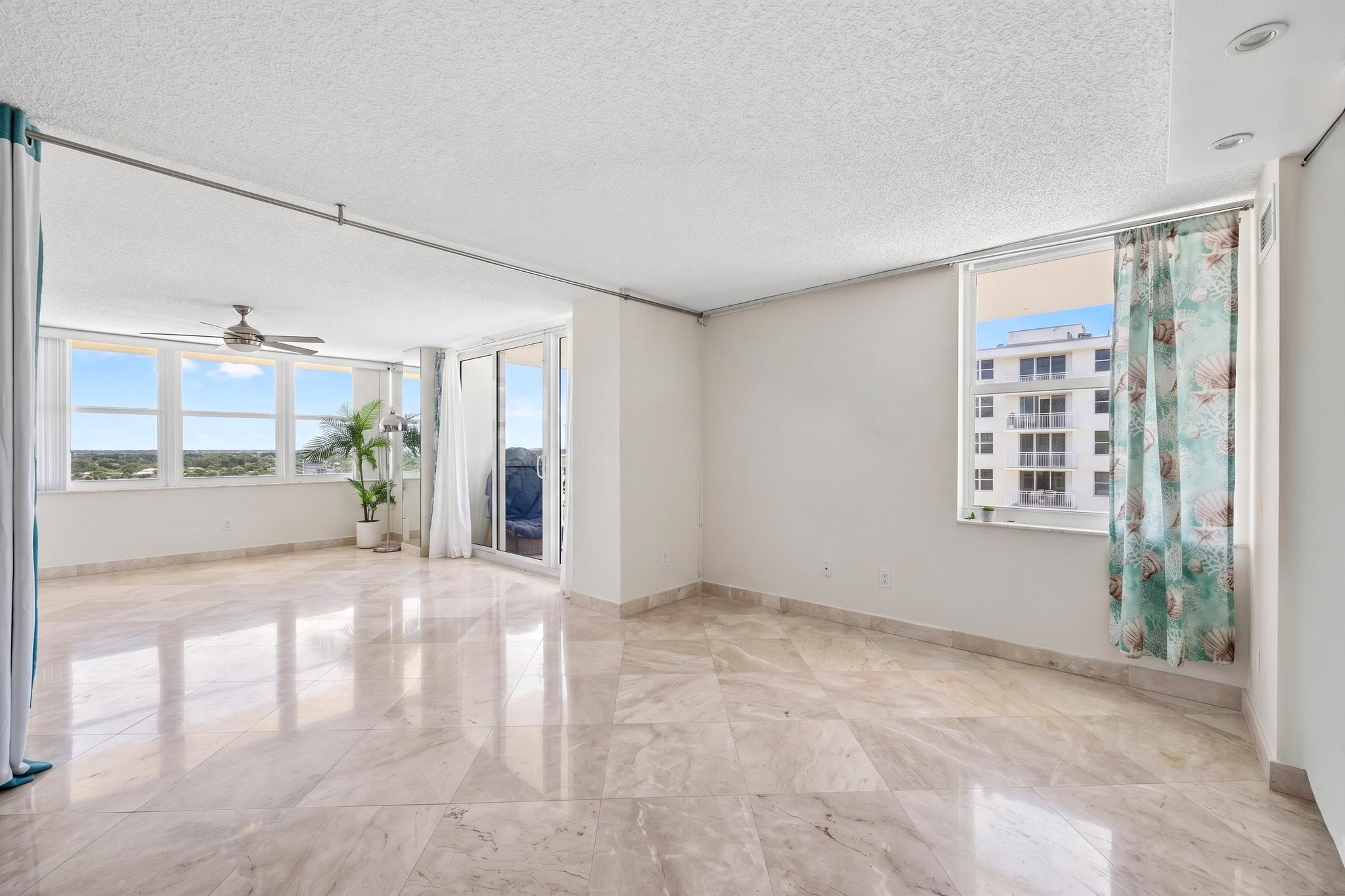  111 Briny Avenue, Pompano Beach, FL, 33062 - 物件實景