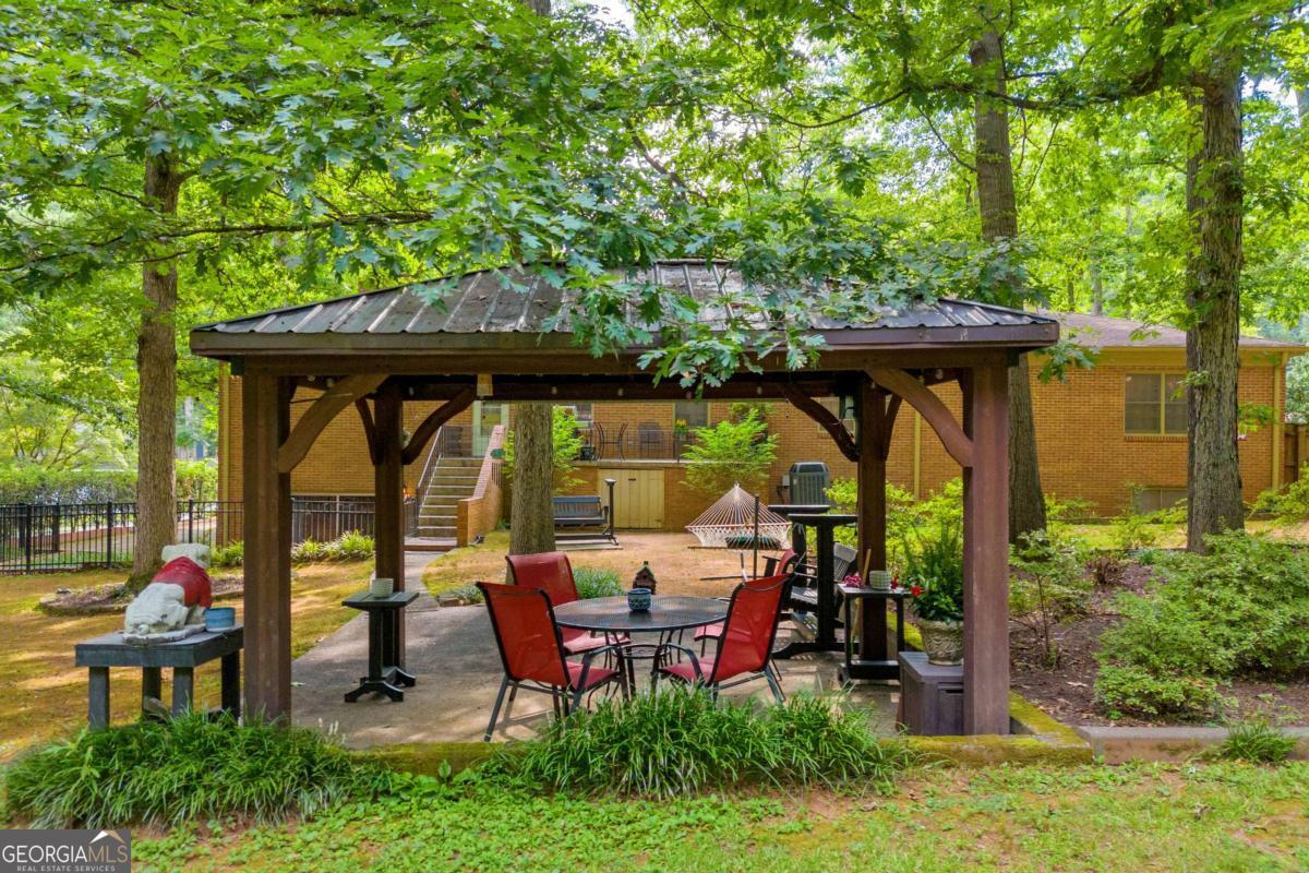 Athens, Georgia, 30606, United States, 5 Bedrooms Bedrooms, ,3 BathroomsBathrooms,Residential,For Sale,1896838