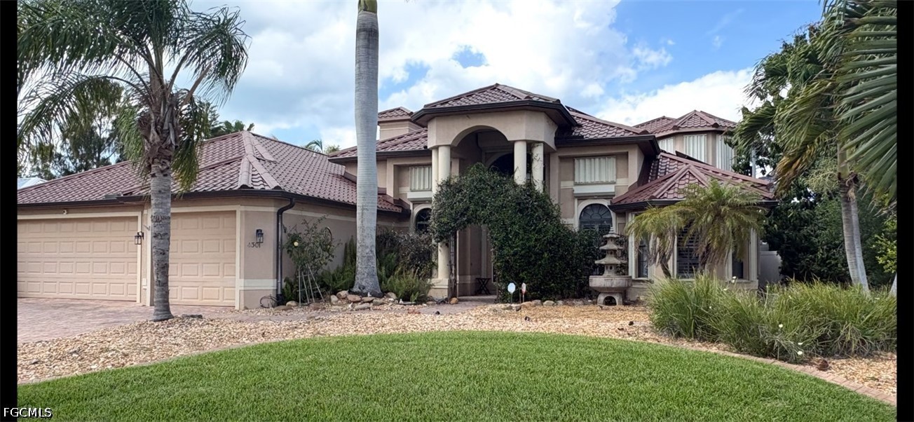 33rd St, Cape Coral, FL 33993