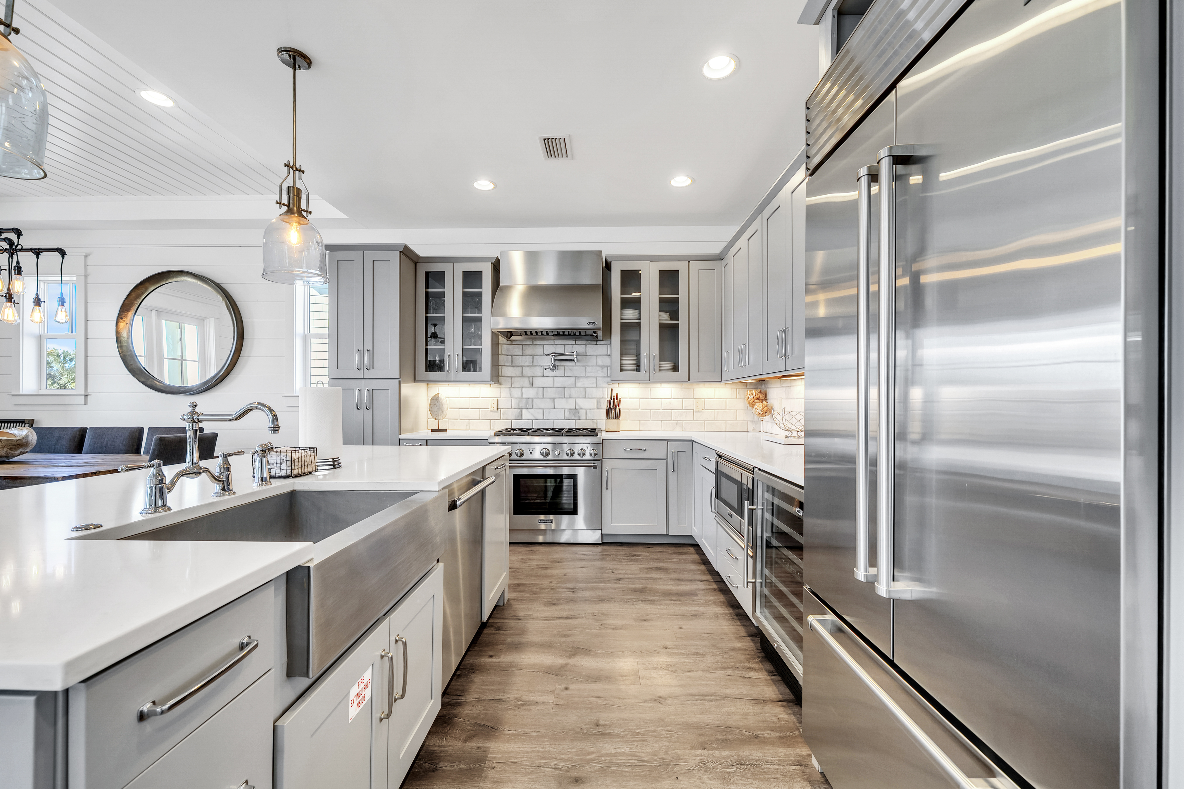  Iconic Grayton Beachfront Retreat with Elevator, Pool & Ample Parking - 物件實景