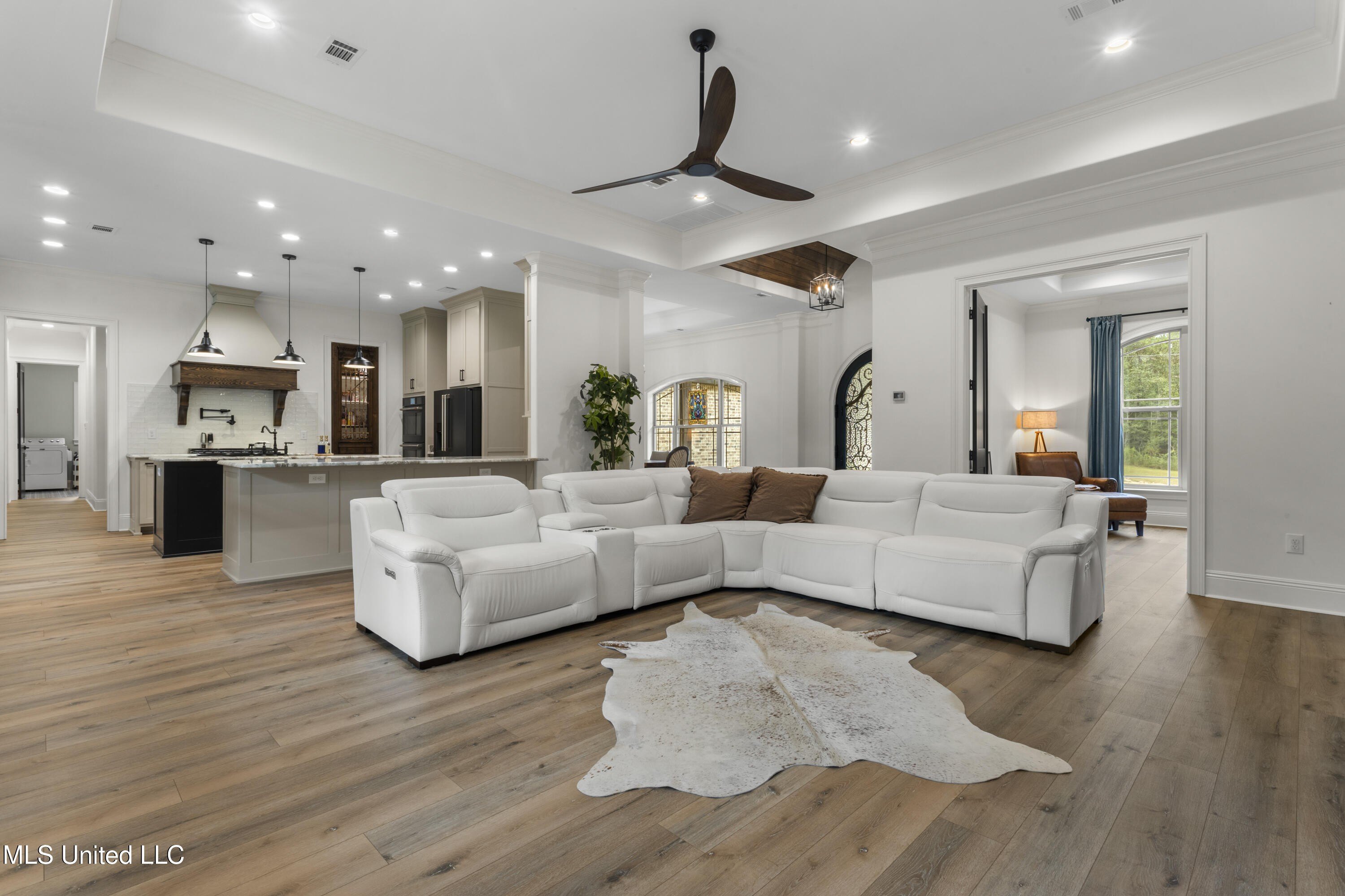 Gulfport, Mississippi, 39503, United States, 5 Bedrooms Bedrooms, ,5 BathroomsBathrooms,Residential,For Sale,1974357